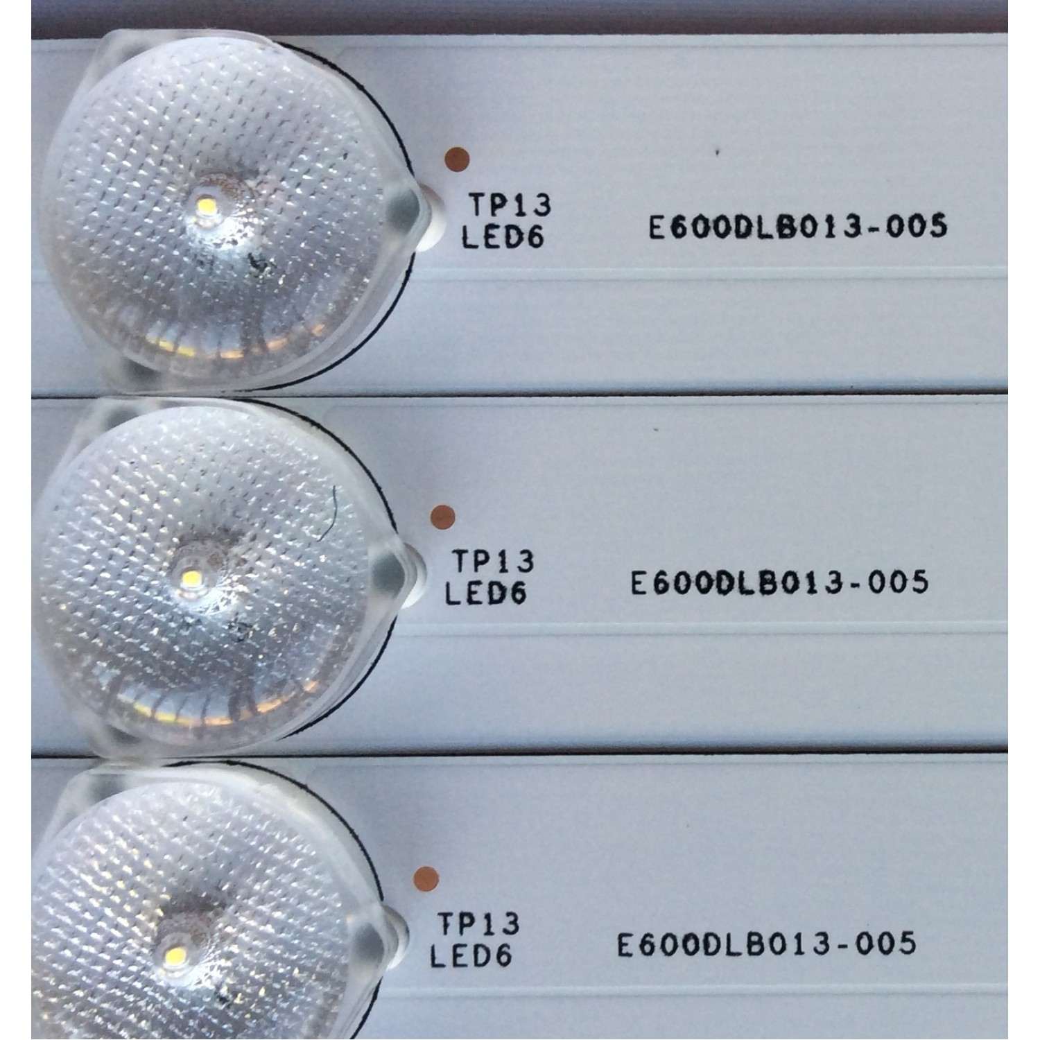 KIT DE LED PARA TV VIZIO (KIT INCOMPLETO, 13 PIEZAS) A8386303A / E600DLB013-005 / MODELO E600i-B3 LFTRPUBQ  - Imagen 2