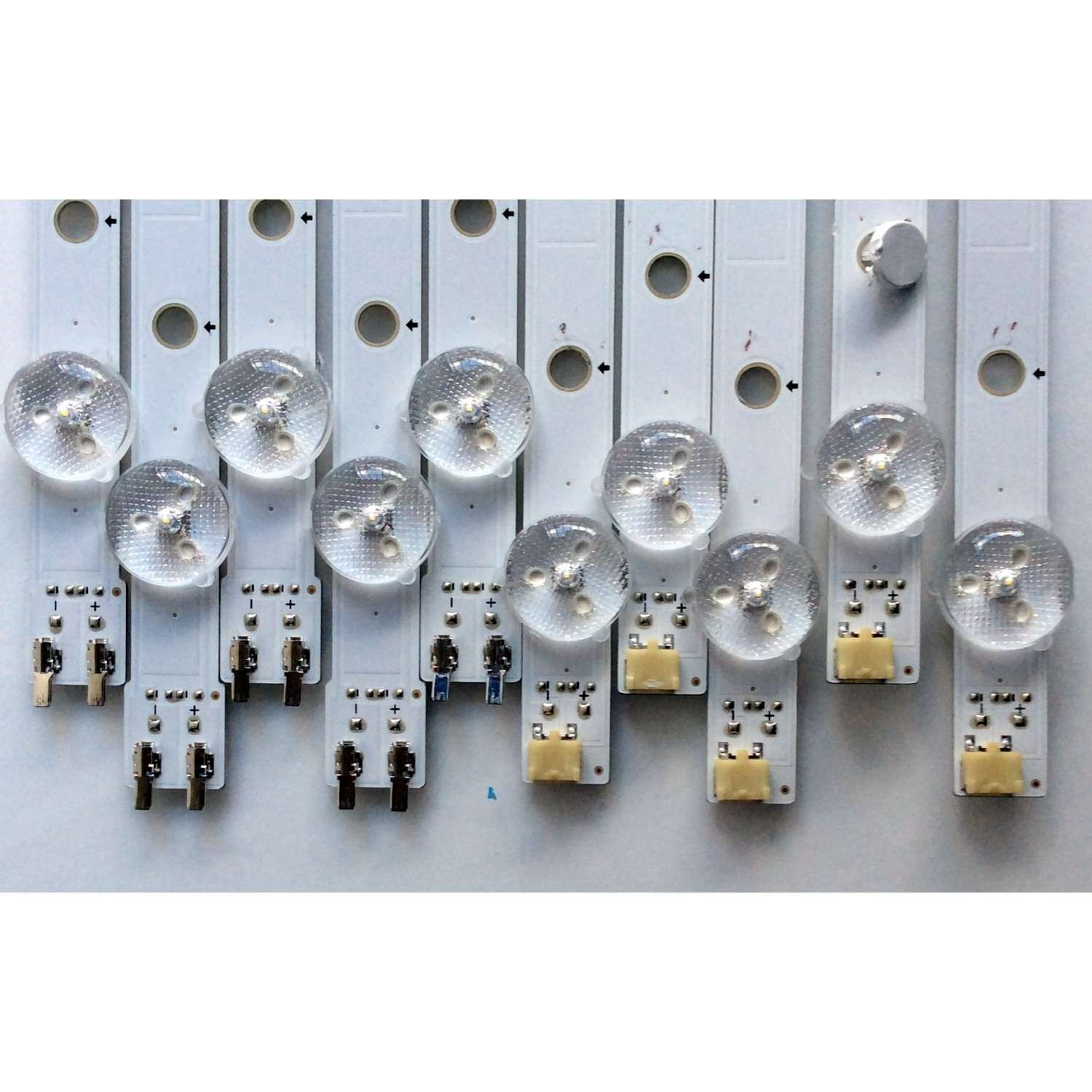 KIT DE LED´S PARA TV (10 PIEZAS) / SAMSUNG BN96-28772A/28773A / 2013SVS55 / LM41-00001P / D3GE-550SMA-R1 / D3GE-550SMB-R0 / SUSTITUTAS BN96-39055A / BN96-30056A / PANEL ´S CY-DF550CSLV1H / CY-DF550CSLV4H / CY-DJ055CSLVZH / CY-DJ055BGLV1H / LH55EDCPLBC/CI - Imagen 4
