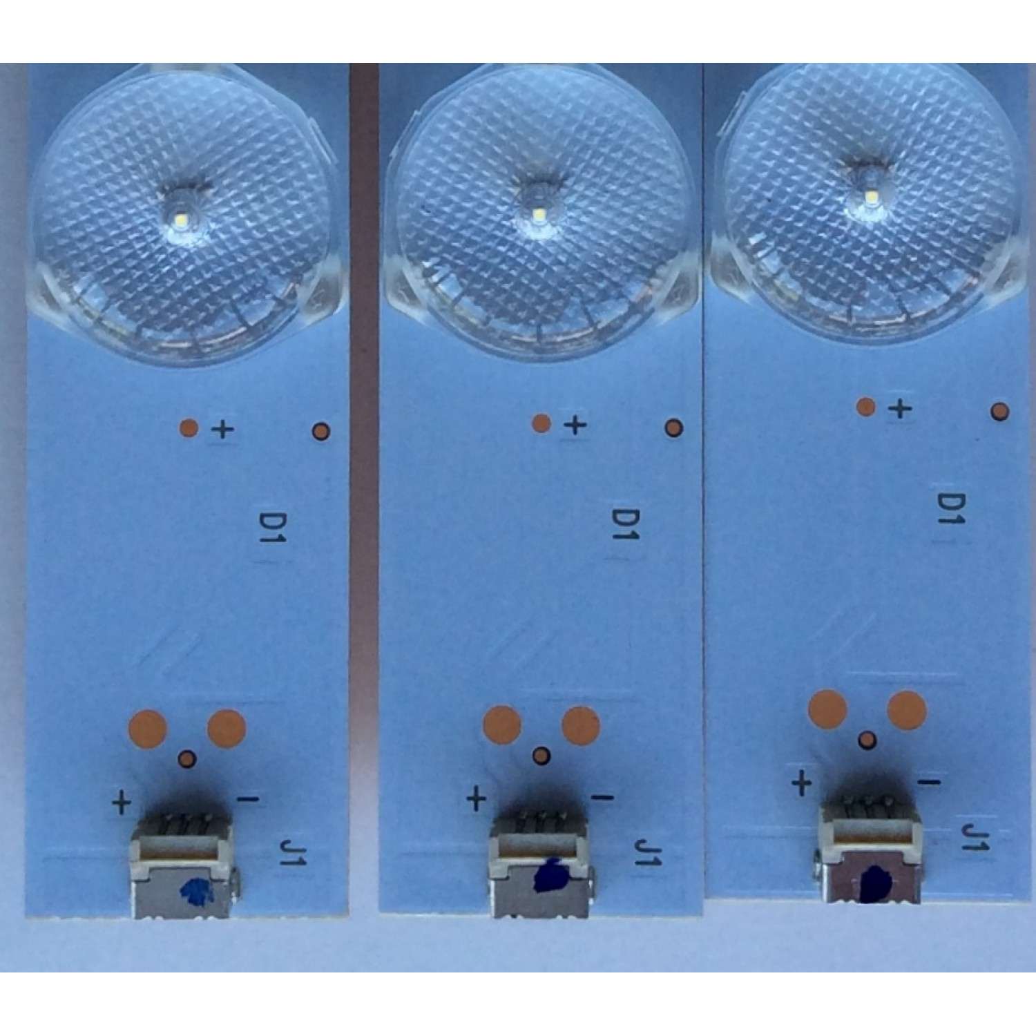 KIT DE LED PARA TV VIZIO (3 PIEZAS) / 210BZ07D0B3030C00L / LB32090 V0_00 / 4B6430000YD0 / PANEL LC320EW(FF)(E2) / MODELO D32X-D1	 - Imagen 2