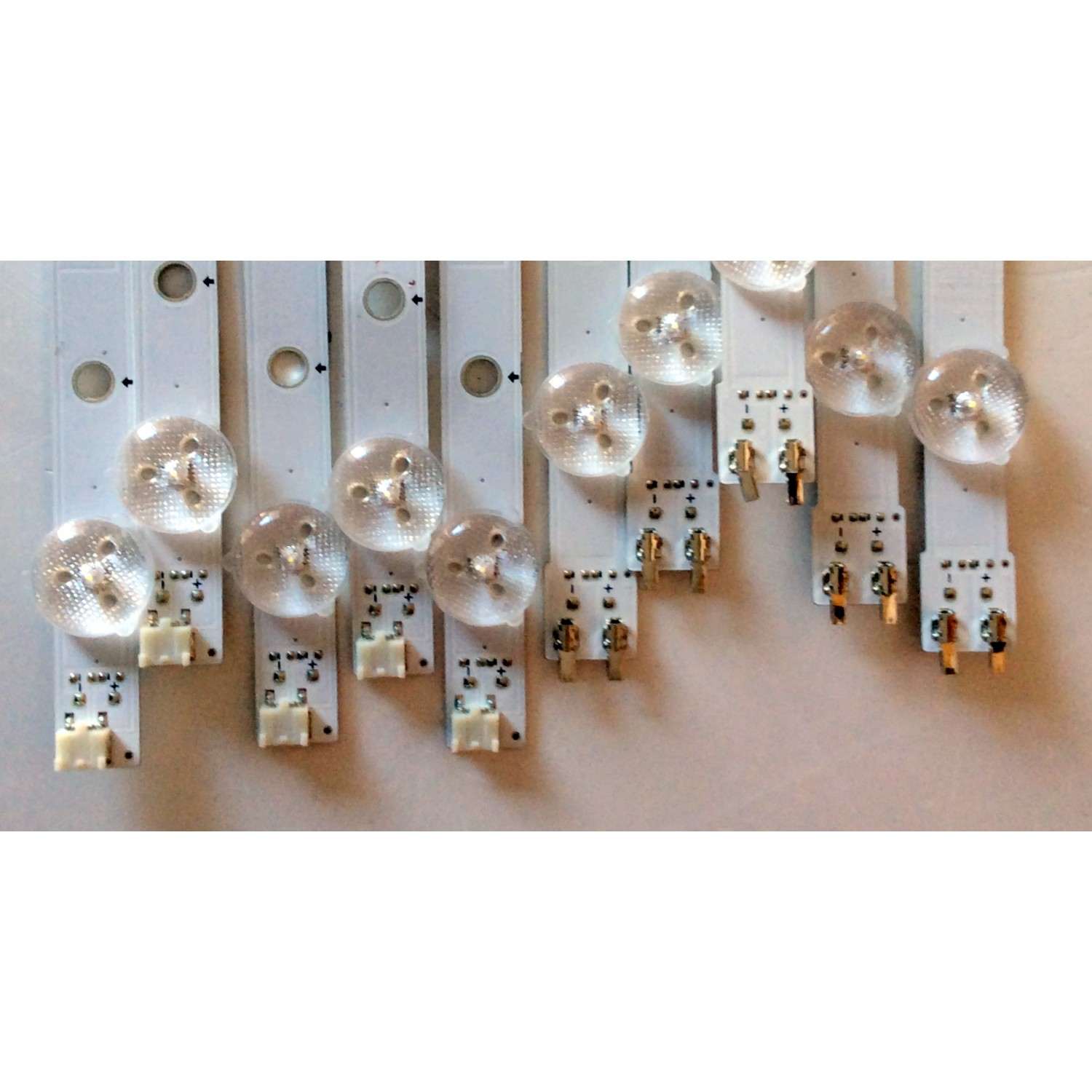 KIT DE LED´S PARA TV (10 PIEZAS) / SAMSUNG BN96-39055A / BN96-39056A / D3GE-550SMA-R1 / D3GE-550SMB-R0 / SUSTITUTAS BN96-28772A / BN96-28773A / PANEL CY-DJ055BGHV1H / MODELOS UN55H6103AFXZP / UE55H6273SSXZG / UA55H6203ARXSJ / UA55H6203ARXTW - Imagen 4
