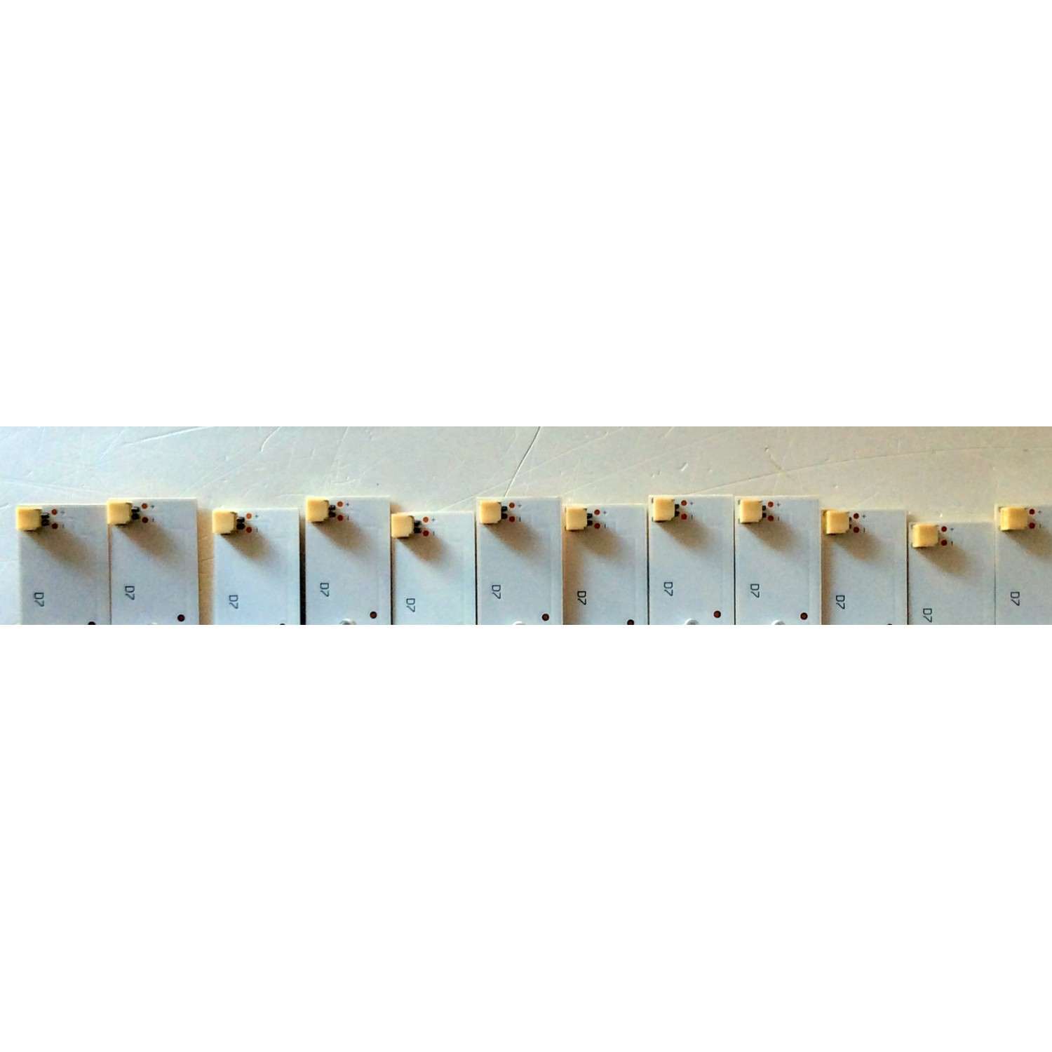 KIT DE LED PARA TV / VIZIO IC-C-HWX55D616A / 05638022021 / Y16E55U / F105M5LP39G / MODELO E55U-D2 LWZJTYAS / PANEL LC550EQY(SH)(M1) / T550QVN04.0 - Imagen 4
