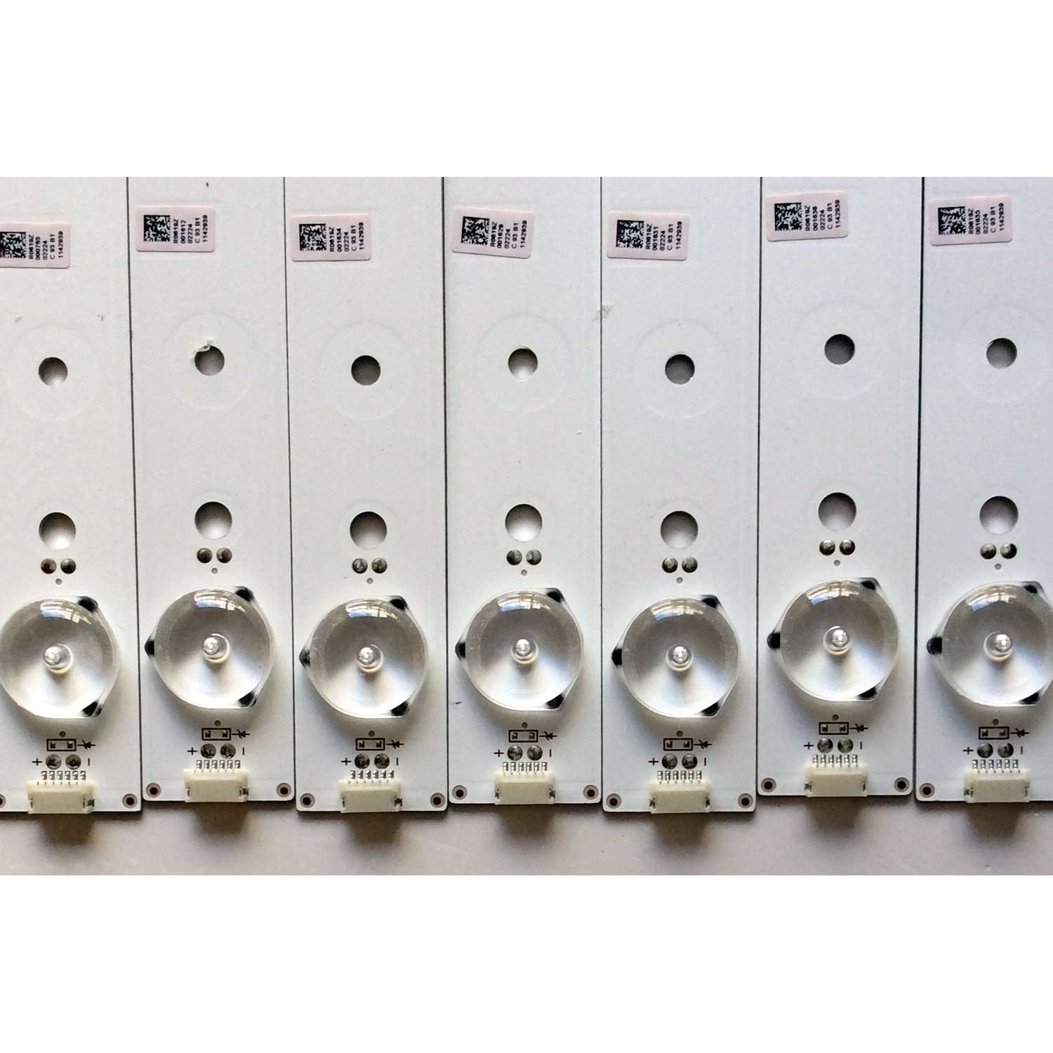 KIT DE LED´S PARA TV (7 PIEZAS) / SHARP 1142939 / 20150410 / SVH420AA7_4LED_REV02_20150410 / PANEL´S HD426DU-B51(010) / HD426DF-B51(010) / MODELO LC-43N6100U - Imagen 4