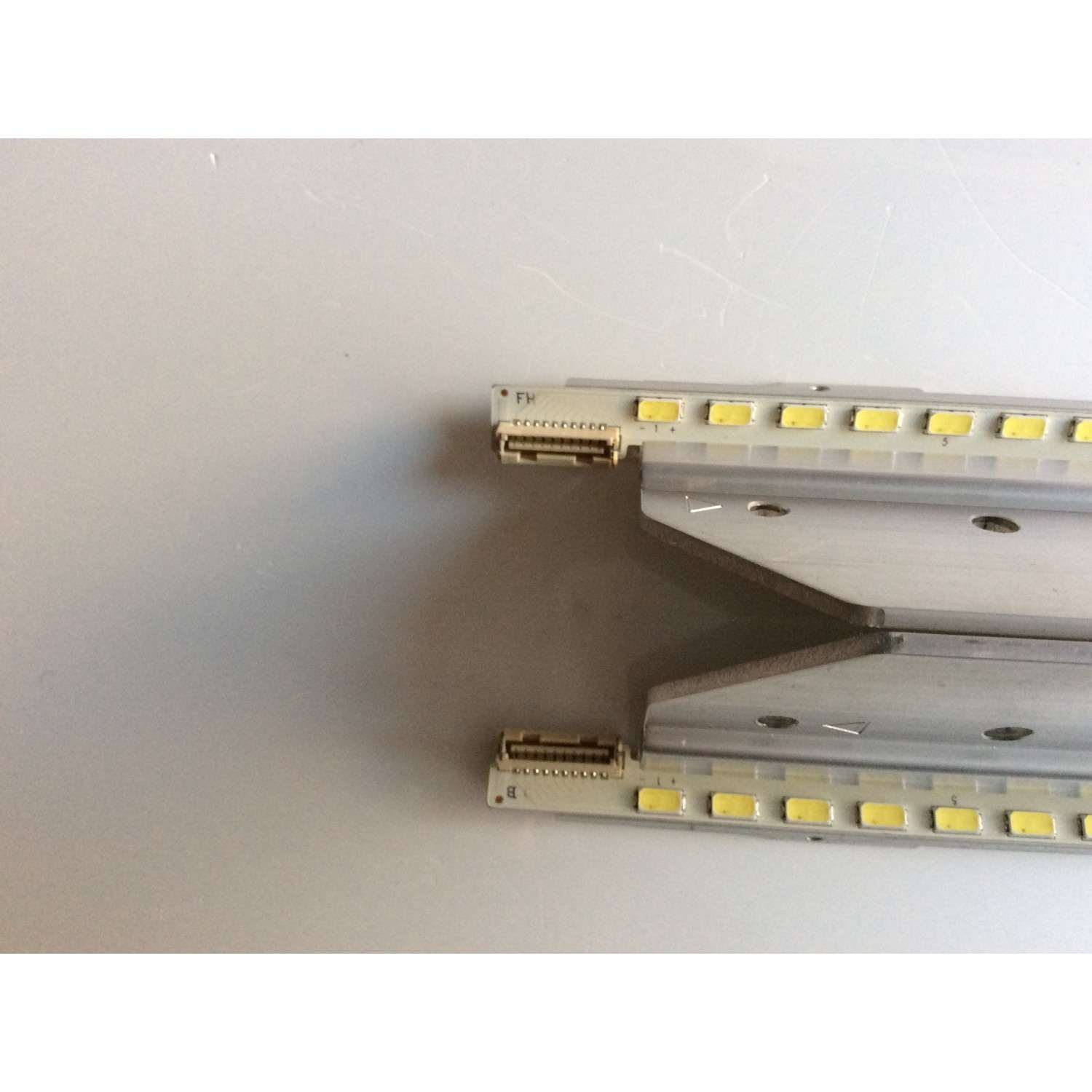 KIT DE LED´S PARA TV (2 PIEZAS) / LG 3660L-0374A 11 / AT0808AD / 42¨ V6 Edge FHD REV1.0 L-Type / 42¨ V6 Edge FHD REV1.0 R-Type / PANEL LC420EUF(SD)(A1)  / MODELOS 42LV470S-ZC.AEUYLJG / 42LV5500-UA.AUSYLJR	 - Imagen 4