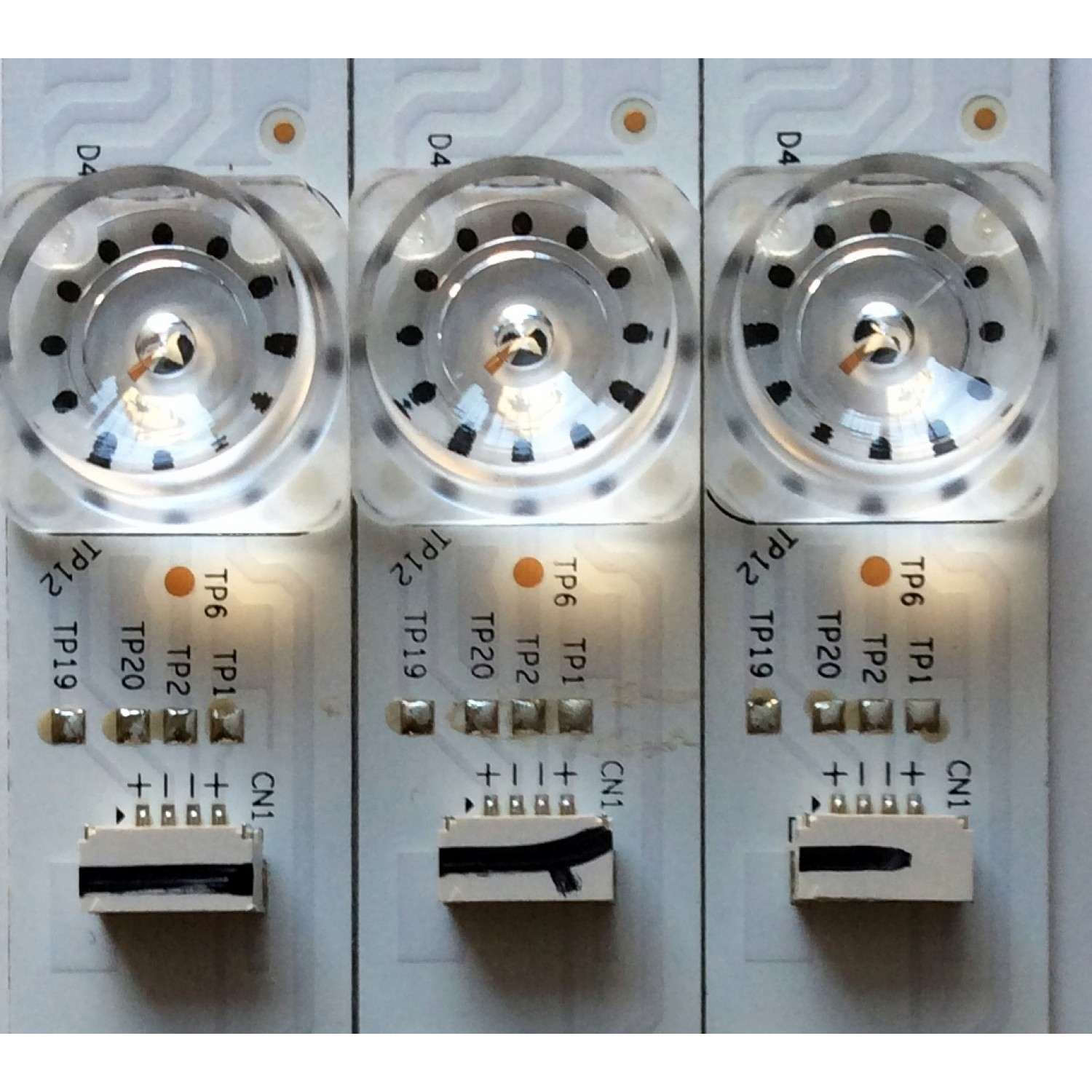 KIT DE LED'S PARA TV ((3 PIEZAS)) / NUMERO DE PARTE 4C-LB4308-YH05J / 006-P1K3532A / TOT_43D2900_3X8_3030C_D6T-2D1_4S1PX2 REV.V2 / T0T_43D2900_3X8_3030C_D6T-2D1_4S1PX2 REV.V2 / PANEL'S LVF430ND1L / LVF430CS0T E7 V1 / MODELOS 43S303 / 43S305 / 43S303TBAA - Imagen 3