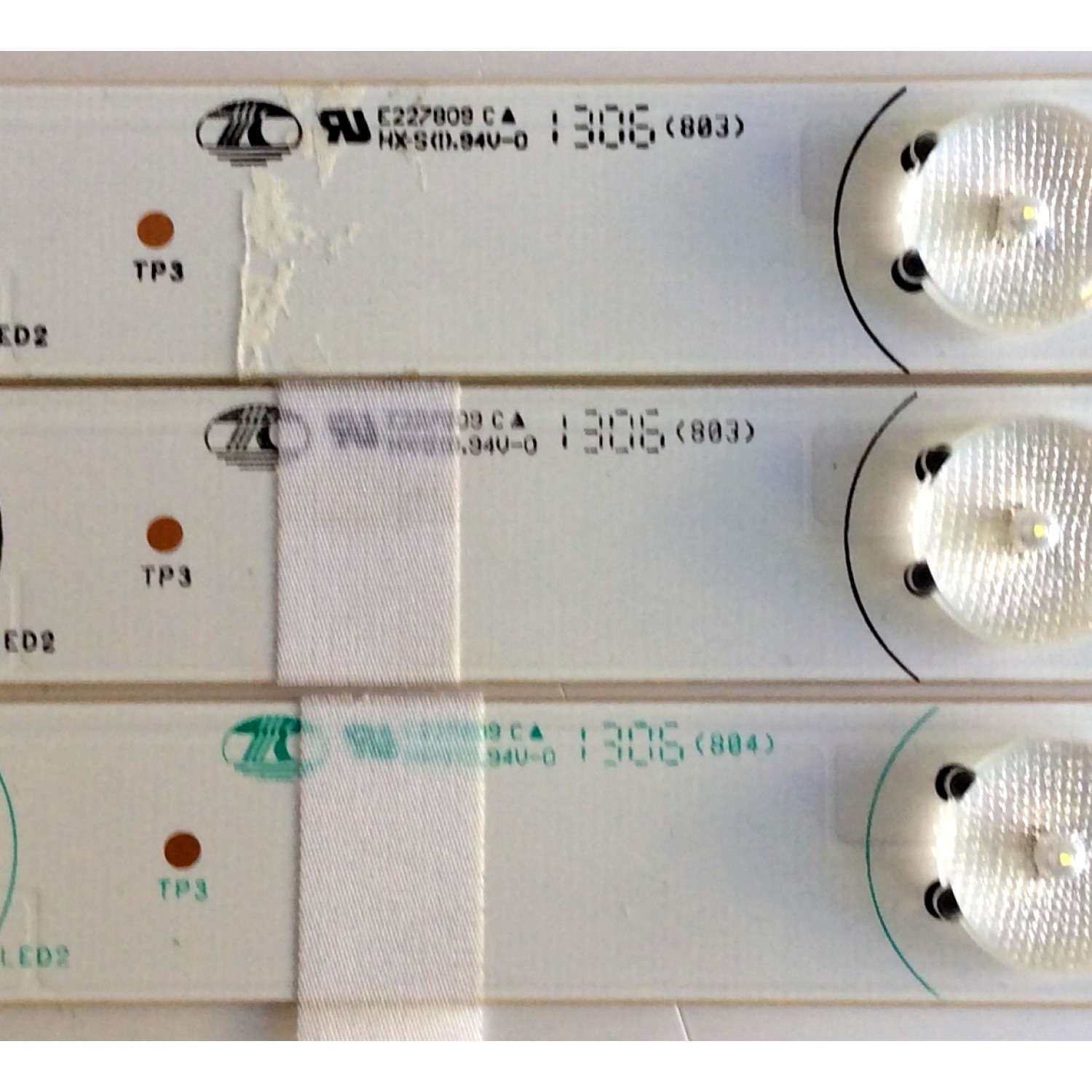 KIT DE LED´S PARA TV (3 PIEZAS) / (NOTA:COMPARAR PANEL Y LED´S) / RCA 32INCH WS V2.0 / 32INCH WS V2.0 PITCH 80MM / E227809 / PANEL´S T315HW0-V8 / T315HB01 V.1 / T315HW07-V8 / T320HW07 / LSC320AN01-QYE / HV320WX2-200 / MODELOS LED32C45RQ / LED32C45RQD - Imagen 4