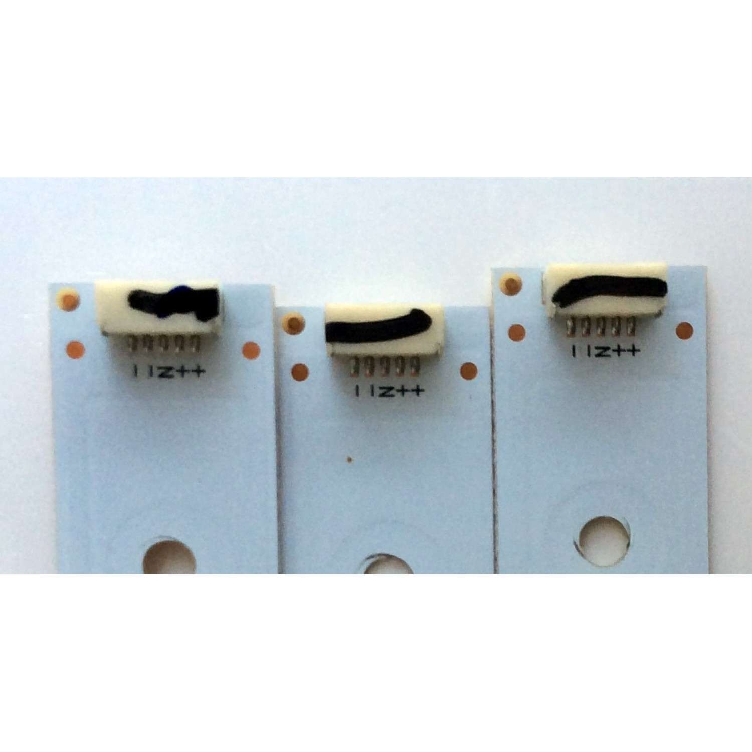 KIT DE LED`S PARA TV (3 PIEZAS) / RCA LK315T3HB87-12V / 01.JL.D3281235-31CS / L96M32 D140619 / MODELO LED32G30RQ	 - Imagen 4