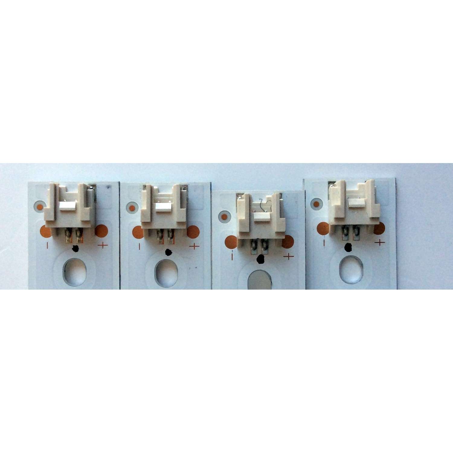 KIT DE LED`S PARA TV (4 PIEZAS) / ELEMENT 3P43UK002 / 910-430-1008 / A12/PC/30/C  910-430-1008 / 0343UK002 / A704211134 / A704211138 / 3P43UK002-A0 / PANEL T430QVN02.1 / MODELO EL4KAMZ4317	 - Imagen 4