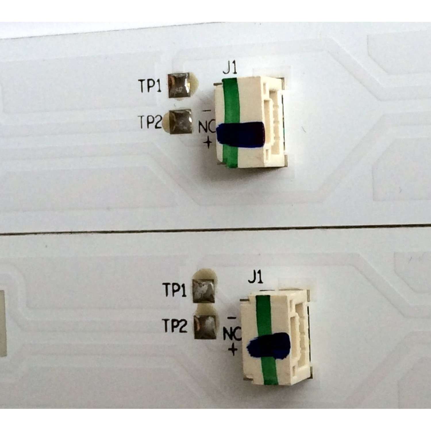 KIT DE LED`S PARA TV (2 PIEZAS) / INSIGNIA YHE-4C-LB320T-YHU / 260917-2K7XKM / TCL_ODM_32D1600_2x6_3030C_6S1P / 006-P1K3570A / PANEL  LVW320CSDX E26 V42 / MODELO NS-32DR310NA17 - Imagen 4