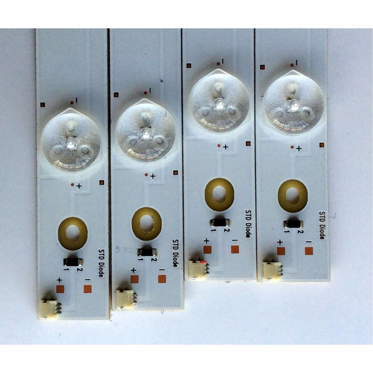 KIT DE LED'S PARA TV (4 PIEZAS) / HITACHI C430U14-E1-A(G2) / KHP200640C / UX-850122297 / UX-850122297 / UX-850122297 / LB43006 / LB-C430U14-E1-A-G2-DL1 / MODELO LU43V809 - Imagen 2