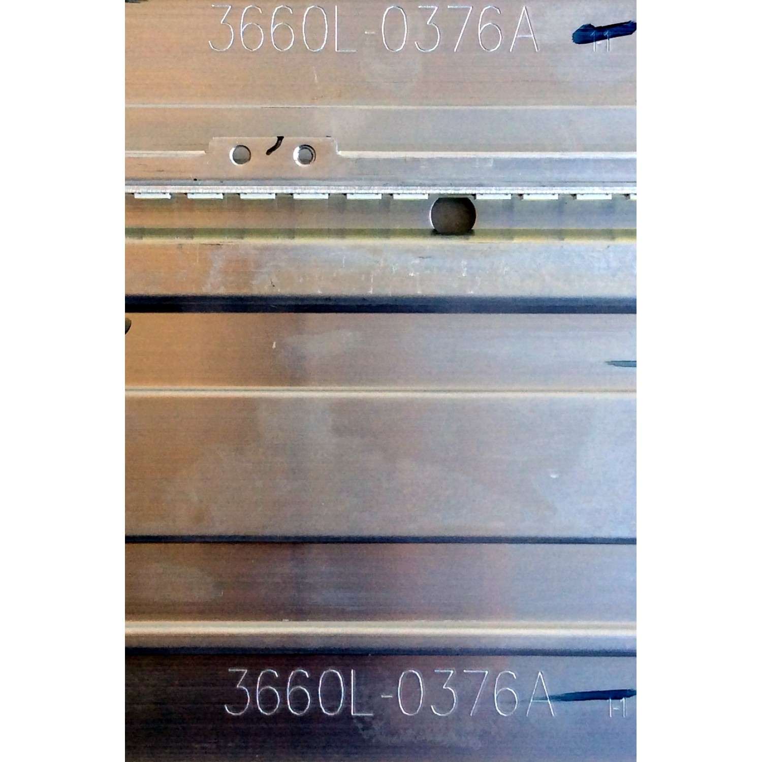 KIT DE LED´S PARA TV (2 PIEZAS) LG 3660L-0376A / 55" V6 EDGE FHD REV1.0 1 R-TYPE / 55" V6 EDGE FHD REV1.0 1 L-TYPE / PANEL LC550EUH (RD)(A2) / MODELO 55LV4400-UA.CUSYLH - Imagen 4