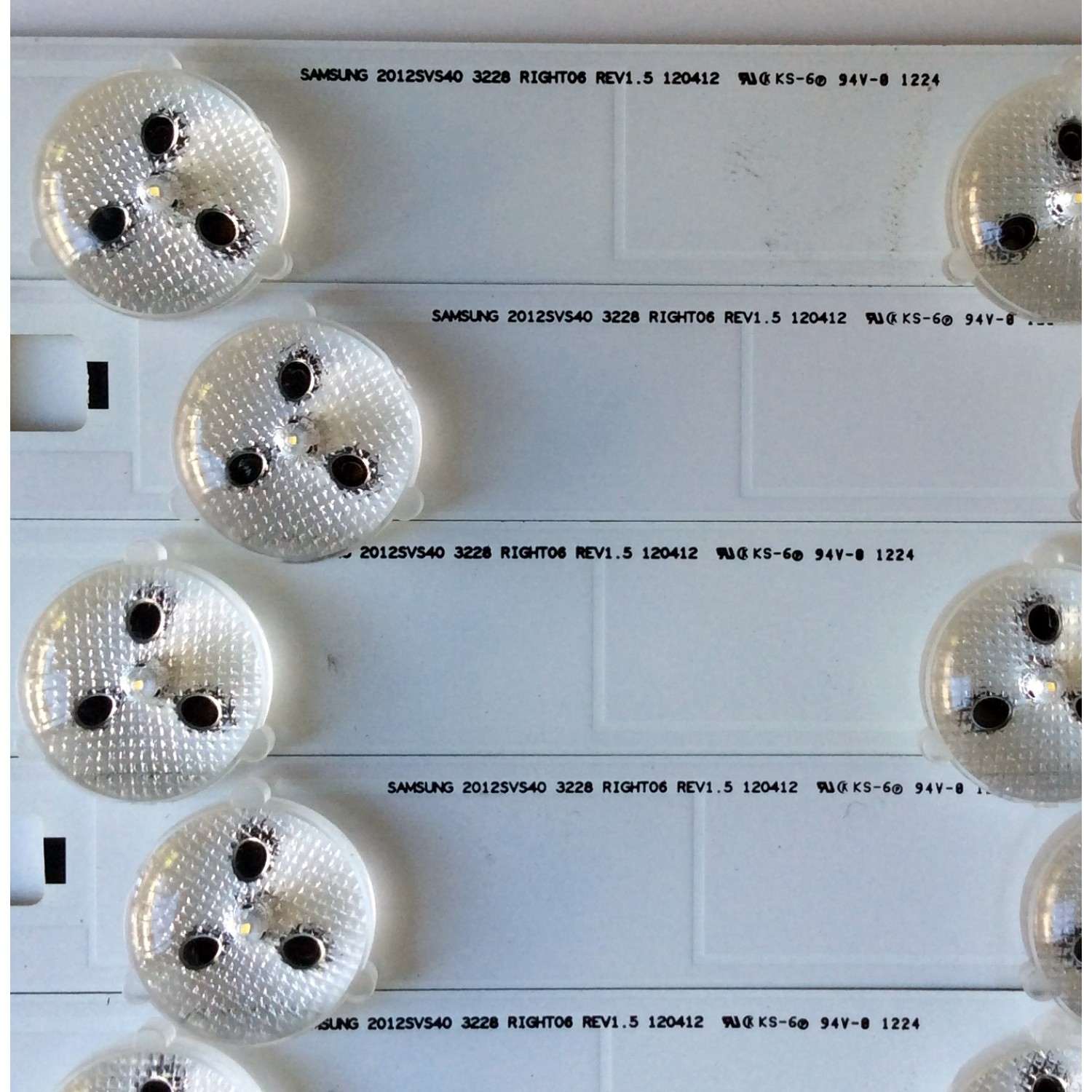KIT DE LED´S PARA TV (10 PIEZAS) / SAMSUNG 2012SVS40 3228 RIGHT06 REV1.5 120412 / 2012SVS40 3228 LEFT06 REV1.5 120412 / PANEL LTJ400HM08-V / MODELO UN40EH5300FXZA TH01 - Imagen 2
