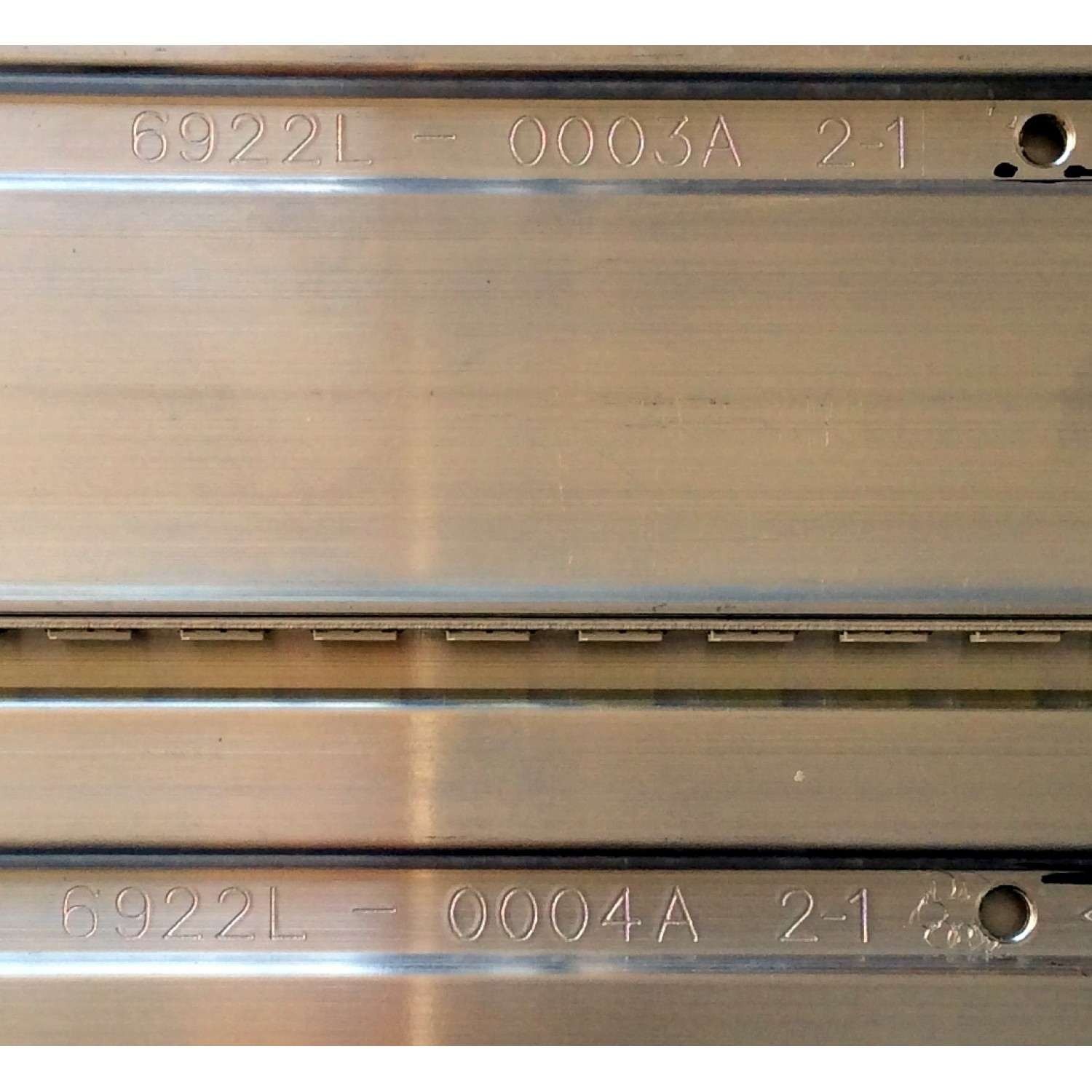 KIT DE LED´S PARA TV (2 PIEZAS) VIZIO 6920L-0001C / 6916L0782A / 6916L0781A / 55" V12 EDGE REV1.1 1 L-TYPE 6920L-0001C / 55" V12 EDGE REV1.1 1 R-TYPE 6920L-0001C / PANEL LC550EUN (SE)(F1) / MODELO M3D550KDE - Imagen 4