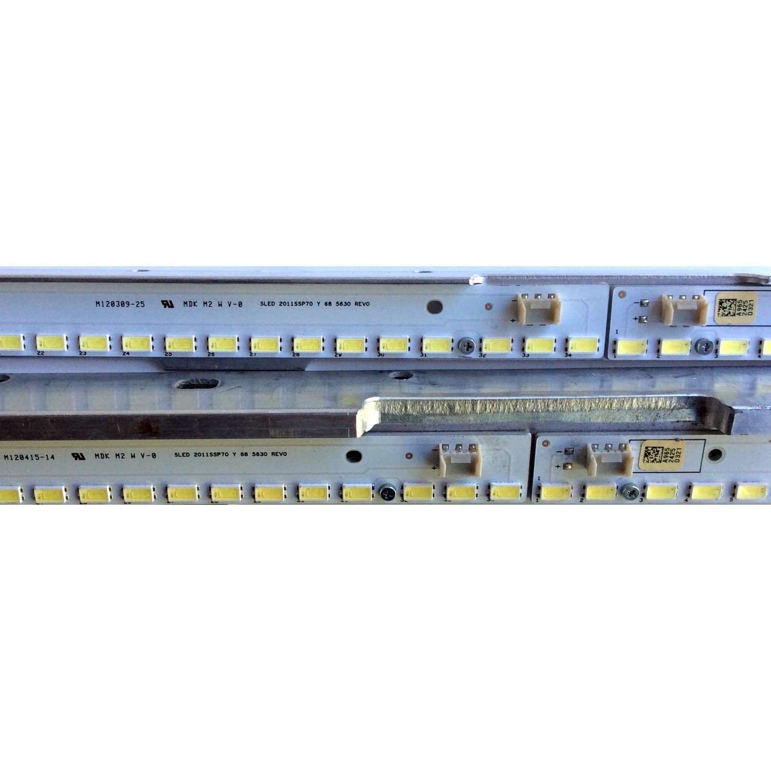 KIT DE LED´S PARA TV SHARP (2 PIEZAS) / NUMERO DE PARTE 2011SSP70 / SLED 2011SSP70 Y 68 5630 REV0 / M120309-29 / M120309-25 / M120309-27 / M120415-32 / M120415-14 / M120415-21 / PANEL LK695D3GV00D / MODELOS LC-70C8470U / LC-70LE845U - Imagen 3