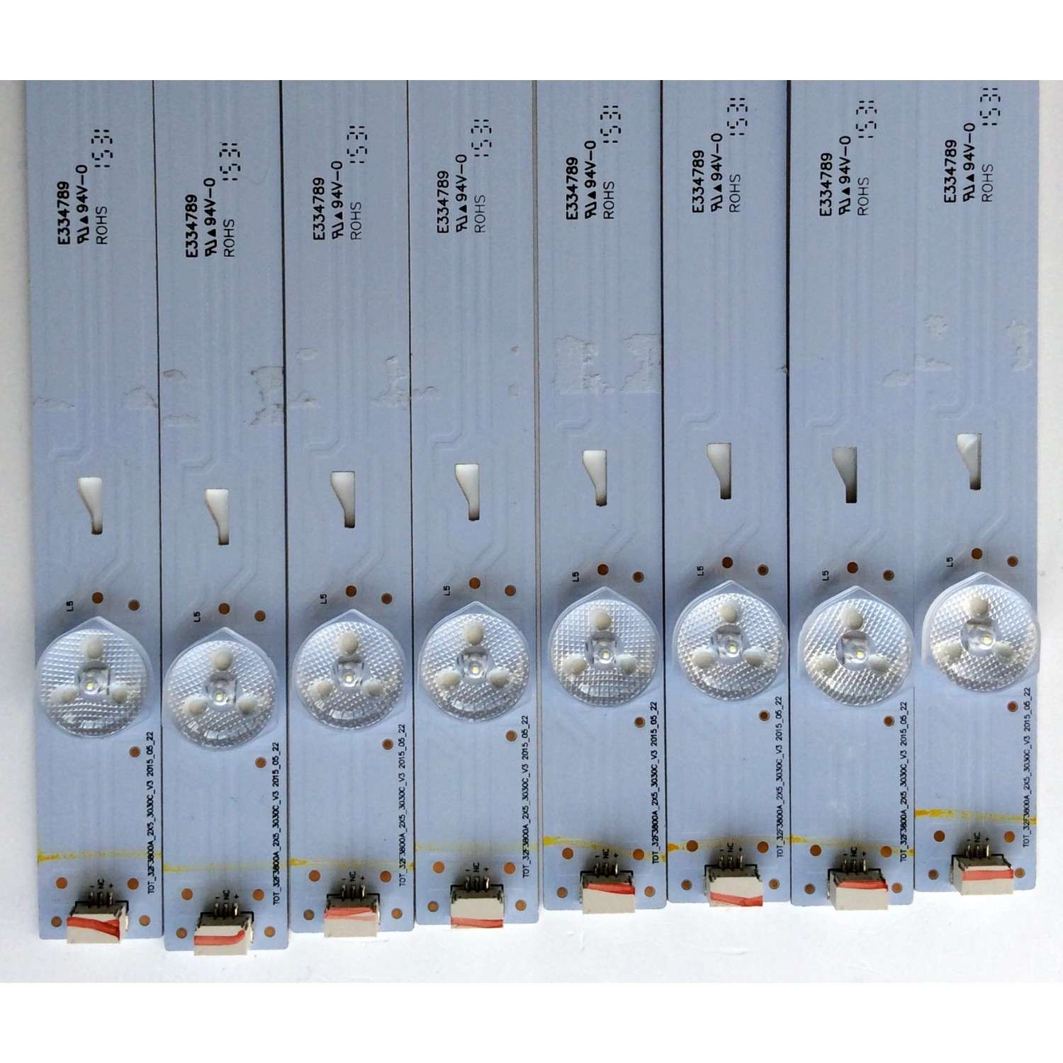 KIT DE LEDS ORIGINAL PARA TV TCL 8 PIEZAS / NUMERO DE PARTE TOT_32F3800A_2X5_3030C_V3 / YHA-4C-LB3205-YHEX1 / E334789 / PANEL LVF550CS0T / MODELO 55FS3750 / 55FS3750TCAA - Imagen 3