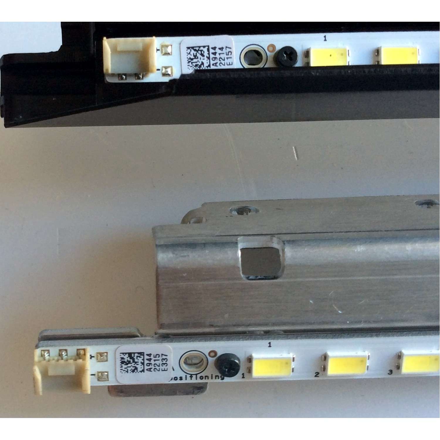 KIT DE LED´S PARA TV (2PIEZAS) / SHARP SLED 2011SSP60B 70 5630 REV0 / SLED 2011SSP60A 70 5630 REV0 / RB040WJ / PANEL LK600D3HB70Z / MODELOS LC-60C7450U / LC-60C7450C - Imagen 3