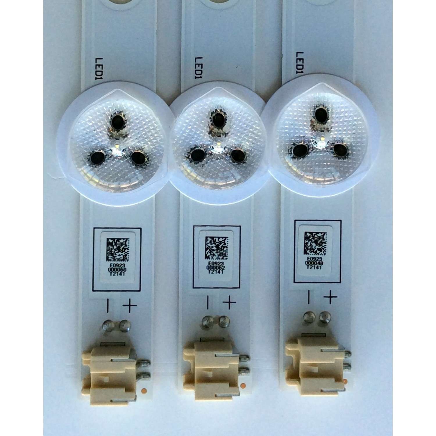 KIT DE LED´S PARA TV (3 PIEZAS) / TOSHIBA STT320A84_REV6.0_8_120629 / T2141 / PANEL C320LD-DH66 REV.1A / MODELO 32L1300U - Imagen 2