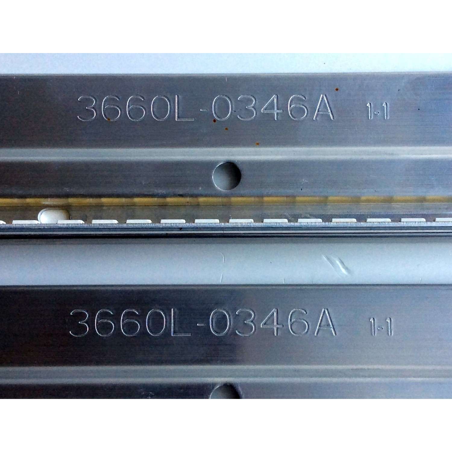 KIT DE LED´S PARA TV (2 PIEZAS) / LG 3663L-0346A / 6091L-1246A / LG INNOTEK 32INCH V5 EDGE REV0.2 (091012)TYPE-RIGHT / LG INNOTEK 32INCH V5 EDGE REV0.2 (091012)TYPE-LEFT / PANEL LC320EUG (SC)(R1) / MODELO "32" - Imagen 6