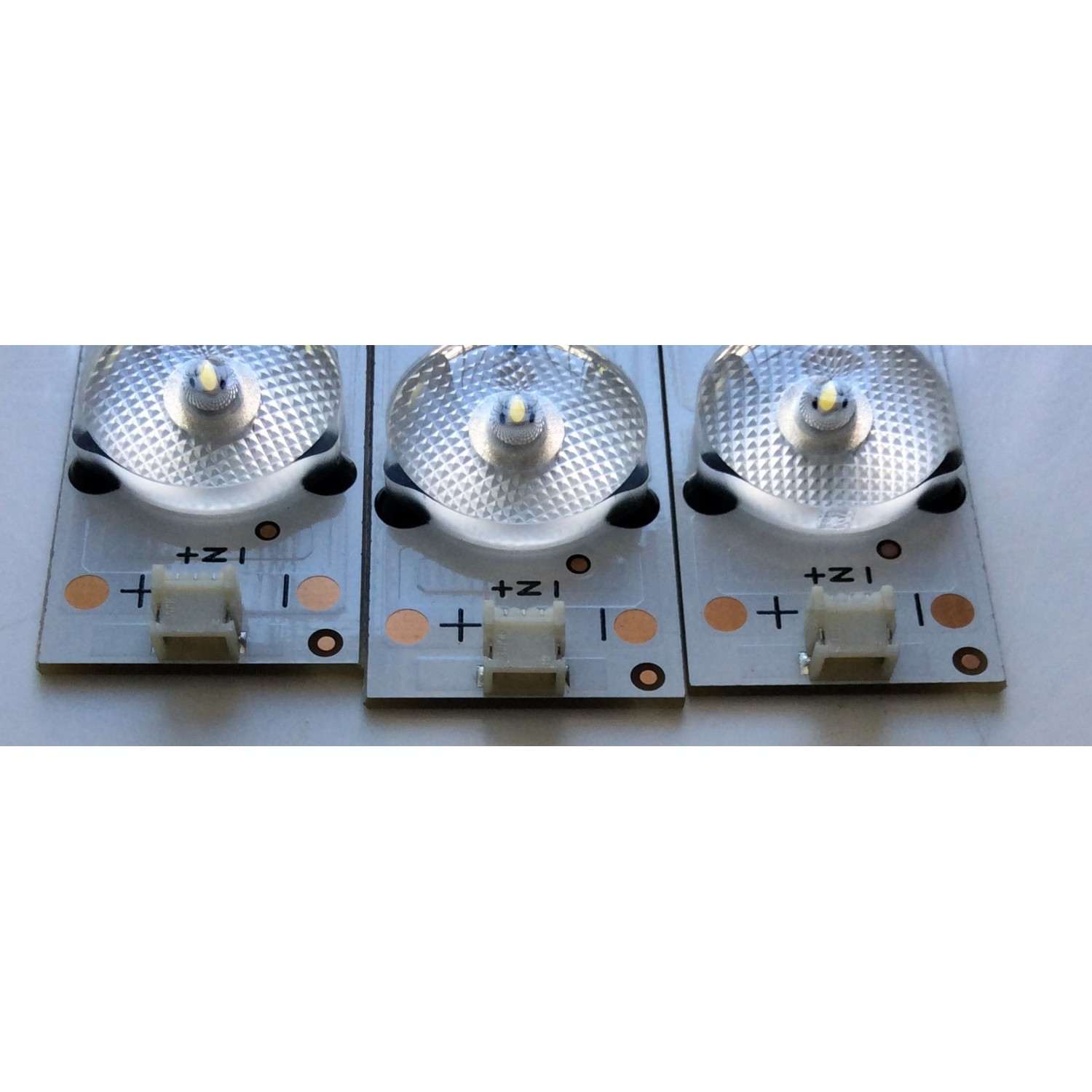 KIT DE LED´S PARA TV (3 PIEZAS) / HISENSE JL.D3271330-03DS-F / 1146380 / E331251 / 1146380 C 13BH3133B1 D160906 / PANEL JHD315-DH-E81 / MODELO 32H3B1 - Imagen 2
