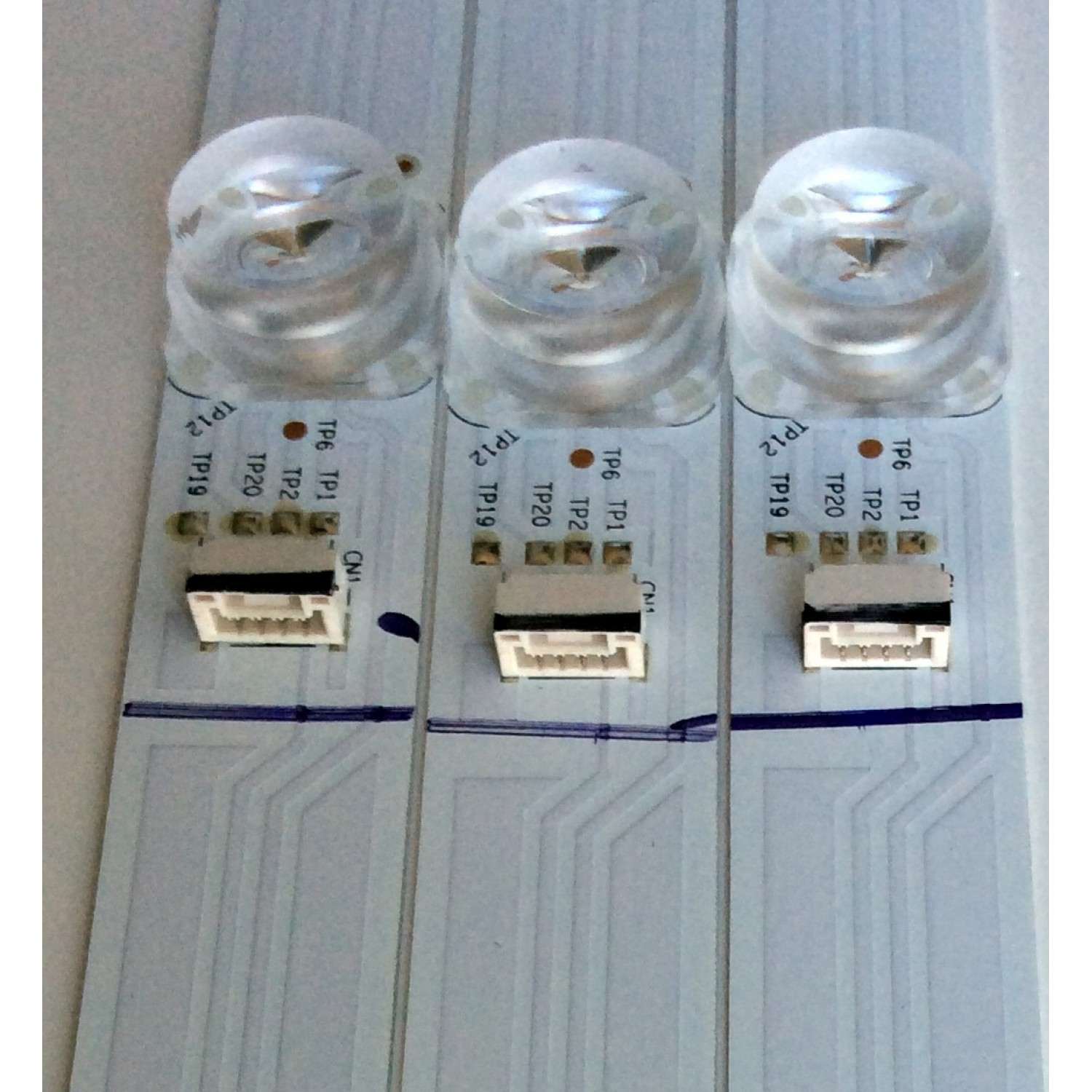 KIT DE LED'S PARA TV ((3 PIEZAS)) / NUMERO DE PARTE 4C-LB4308-YH05J / TOT_43D2900_3X8_3030C_D6T-2D1_4S1PX2 REV.V2 / T0T_43D2900_3X8_3030C_D6T-2D1_4S1PX2 REV.V2 / PANEL'S LVF430ND1L / LVF430CS0T E7 V1 / MODELOS 43S303 / 43S305 / 43S303TBAA - Imagen 2
