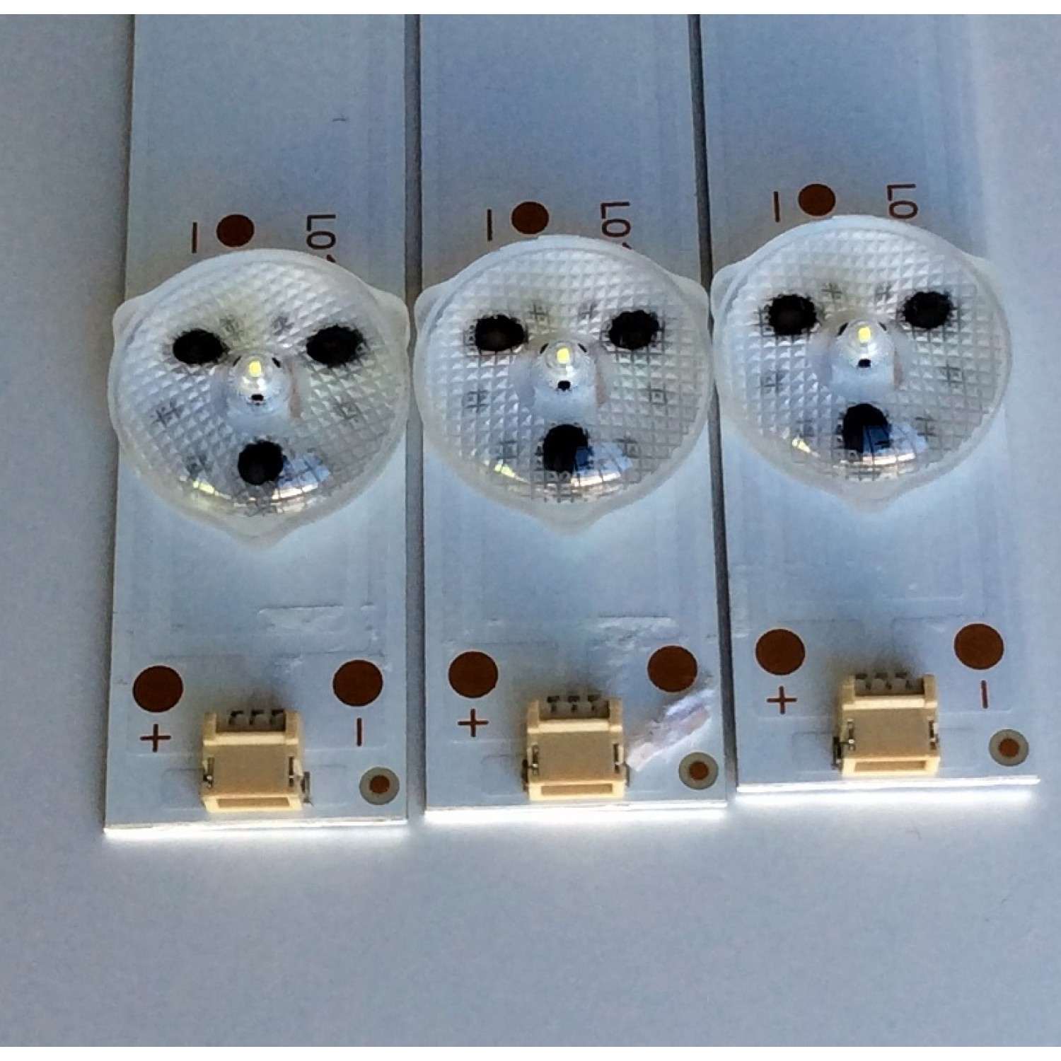 KIT DE LED´S PARA TV (3 PIEZAS) / HISENSE JL.D39681330-003BS-M / 1171297 17B F4 C 30 B1 N170223 / 117129717BF4C30B1N170223 / PANEL JHD396N2F01-BSQL\S5\FM\ROH / MODELO 40H5D - Imagen 4