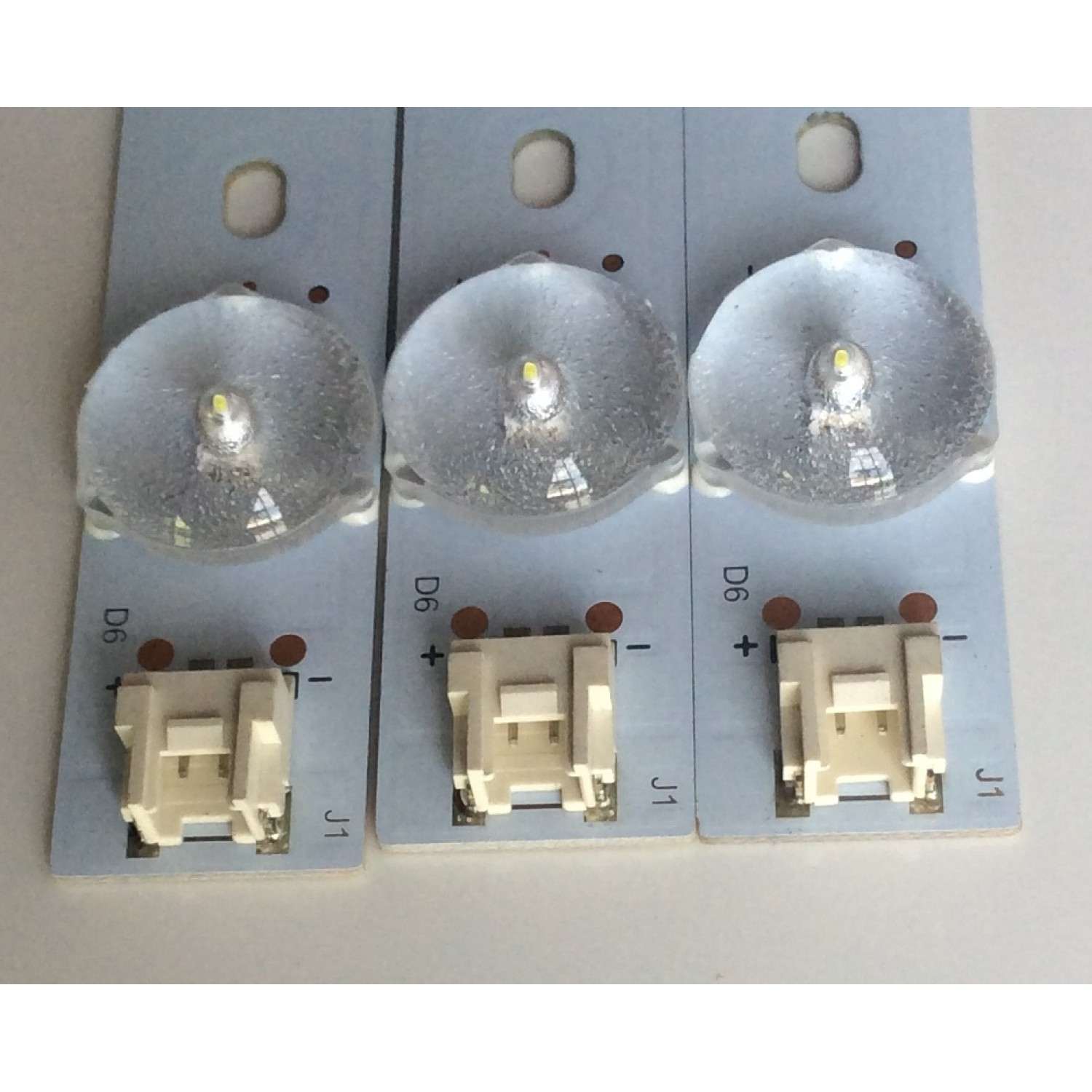 KIT DE LED´S PARA TV (3 PIEZAS) / 4632CL027 / 910-320-1031 / B-HWBW32D677 / L3MV1 / L3MU1 / L3MV1-1547FH27p30 - Imagen 2