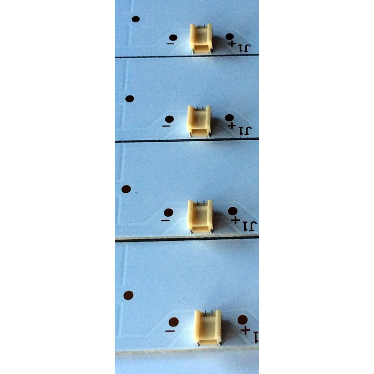KIT DE LED´S PARA TV (4 PIEZAS) / WESTINGHOUSE C-CNCF43D599 / 910-430-1001 / M2 120-1231M 3.2-3.4V / 3003-D65-DE022 / PANEL T430HVN01.0 / MODELOS WD43FC2380 / WD43FC2380 TW-01801-A043A - Imagen 2