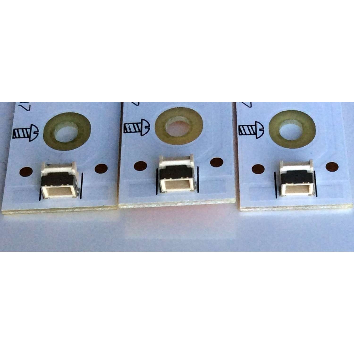KIT DE LED´S PARA TV (3 PIEZAS) / VIZIO LB-PF3030-GJD2P53153X7ACB2-D / 210BZ07D043030C17X / G3T46V43Y000 / 32ACB2 / PANEL`S TPT315B5-AN10.S REV:SH02A  / TPT315B5-AN10.S / MODELO D32HN-E1 LTTEVMAS - Imagen 2