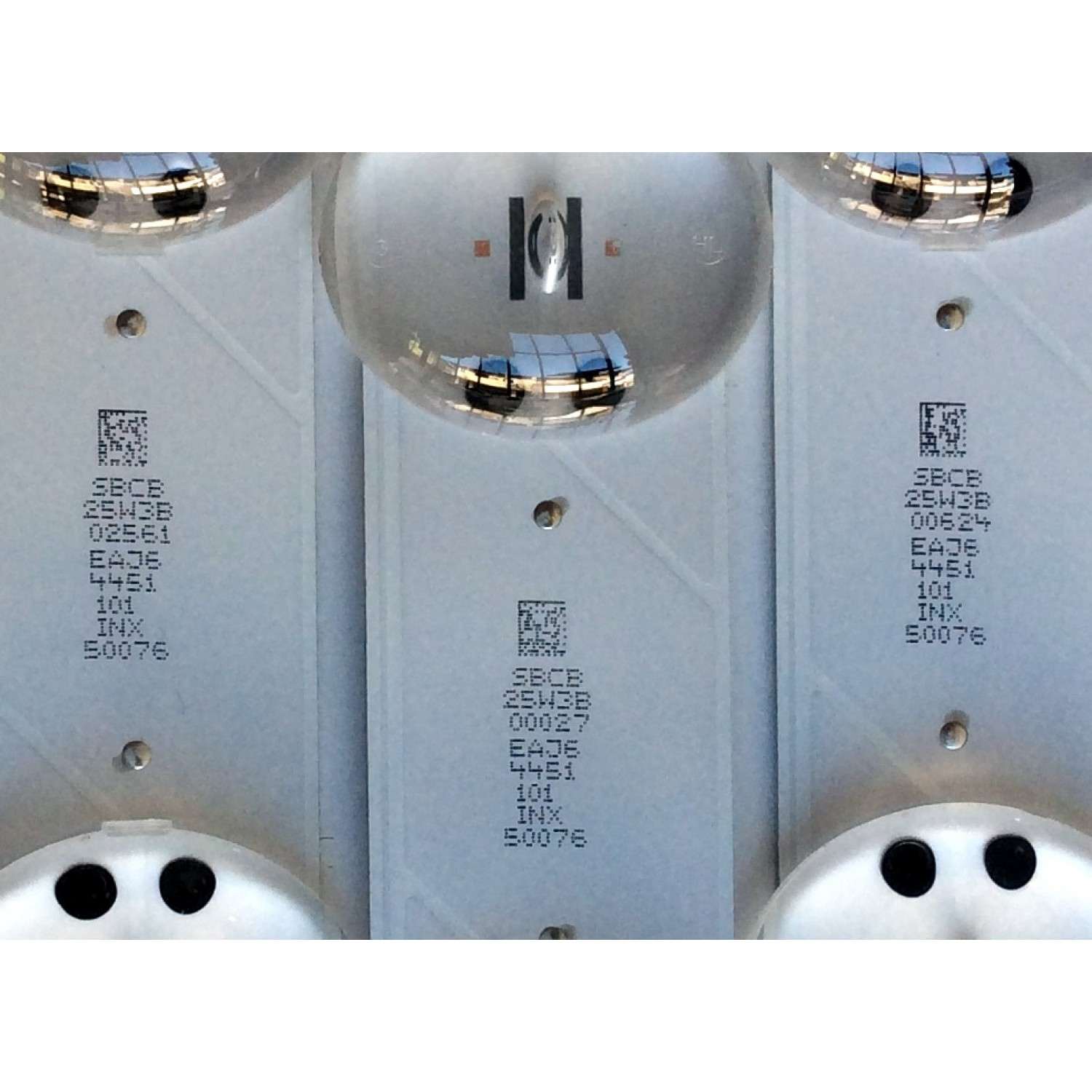 KIT DE LED´S PARA TV (3 PIEZAS) LG HC500DQN-VCUR/L / SSL50UK63/65_INX_25mm2.3P1_20171120 / SBCB / 25W3B / EAJ64451101 / INX / 50076 / EAJ6 4451 101 / E469119 / PANEL NC500DQE-VXGX3 / MODELOS 50UK6300PUE.BUSJLOR / 50UK6300PUE - Imagen 3