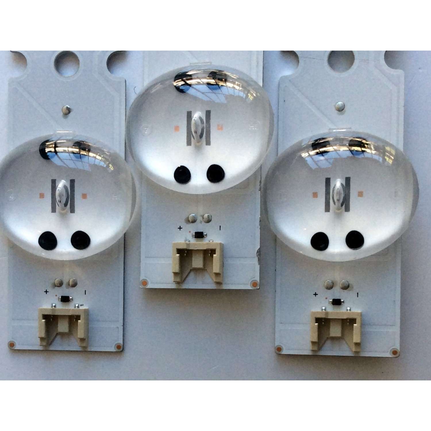 KIT DE LED´S PARA TV (3 PIEZAS) LG HC500DQN-VCUR/L / SSL50UK63/65_INX_25mm2.3P1_20171120 / SBCB / 25W3B / EAJ64451101 / INX / 50076 / EAJ6 4451 101 / E469119 / PANEL NC500DQE-VXGX3 / MODELOS 50UK6300PUE.BUSJLOR / 50UK6300PUE - Imagen 2