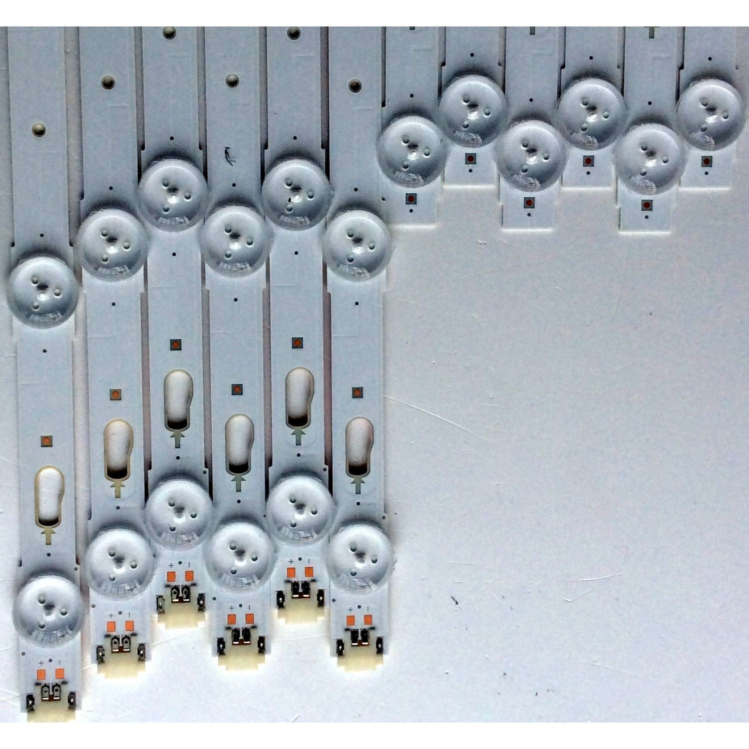 KIT DE LED´S PARA TV (12 PIEZAS) / SAMSUNG BN96-39660A / BN96-39659A / S_5U75_55_FL_L8 / S_5U75_55_FL_R6 / LM41-00135A / LM41-00136A / PANEL  CY-GK055HGLVHH / MODELOS UN55MU6290 / UN55MU6290FXZA FC10 - Imagen 5