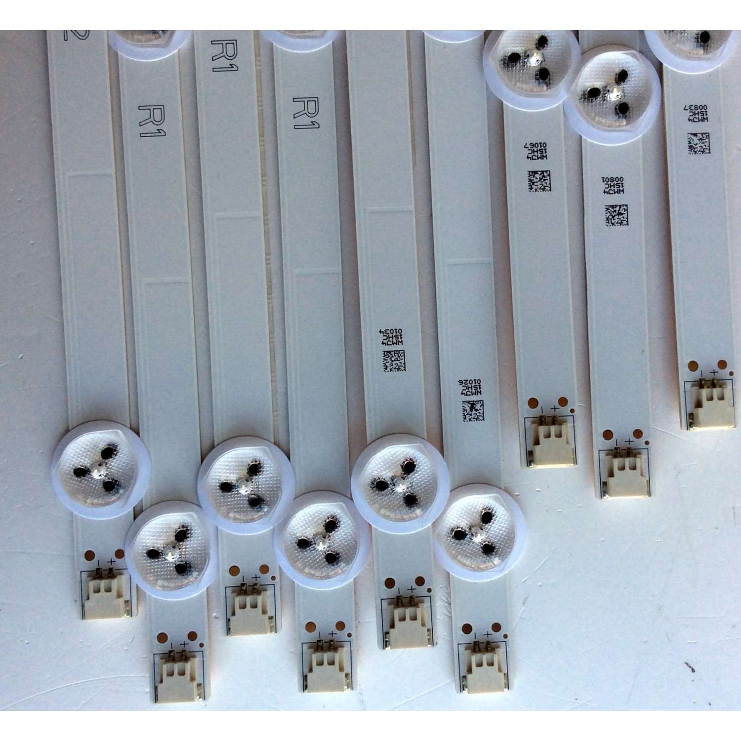 KIT DE LEDS ORIGINAL PARA TV VIZIO 3 PIEZAS / NUMERO DE PARTE 303IN500002 / INN50D08-ZC46AG-06 / B231D0000 / 2BJAB0LB / 00EQX3 / MODELO V505-J09 - Imagen 3