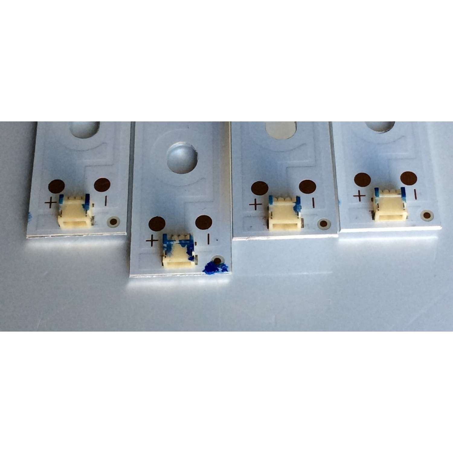 KIT DE LED´S PARA TV (4 PIEZAS) / TOSHIBA U500DU01-TT103 REV:CD1.A / JL.D50091330-329AS-M A1 / PK6D509000I / PANEL U500DU01 TT103 / MODELOS TF-50A810U19 / 50LF621U19 / 50LF711U20 - Imagen 2