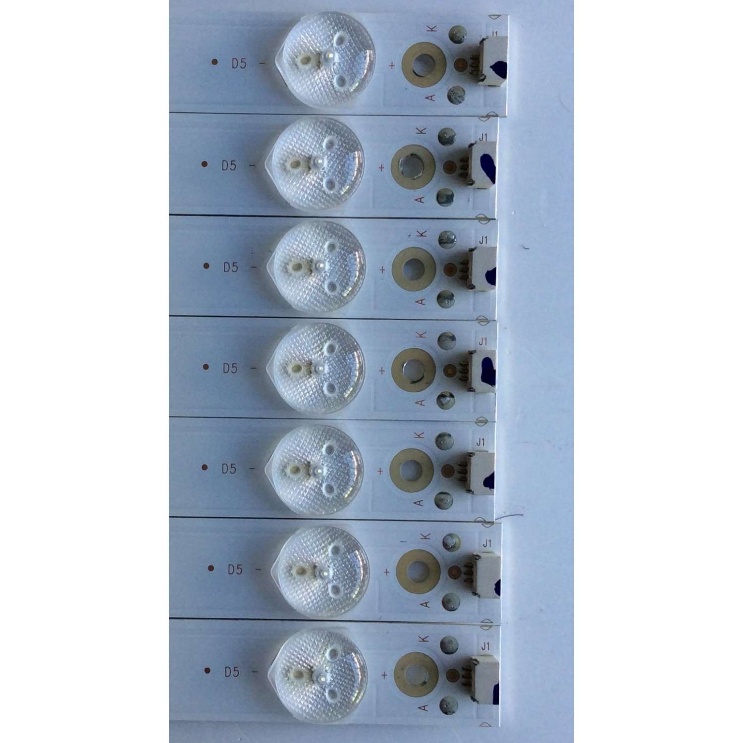 KIT DE LED´S PARA TV / ((INCOMPLETO SOLO 7 PIEZAS)) / INSIGNIA LVF550CSDX E13 V1 / TCL55D05-ZC22AG-03 / 303TC550033 / 4C-LB550T-ZC1 / MODELO NS-55D510NA19	 - Imagen 4