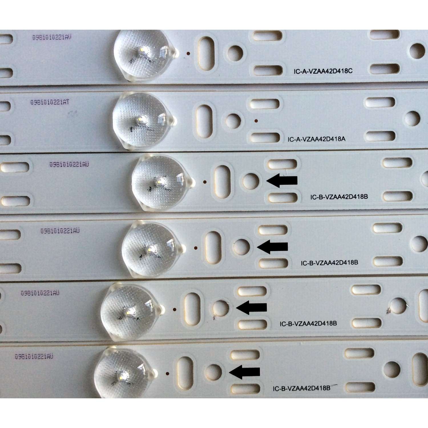 KIT DE LED'S PARA TV (6 PIEZAS) / VIZIO IC-A-VZAA42D418A / 0981010221AT / IC-B-VZAA42D418B / 0981010221AU / IC-A-VZAA42D418C / 0981010221AV / T082M9R40C / TO82M9R4OC / E306084 / PANEL / MODELO E420I - Imagen 3