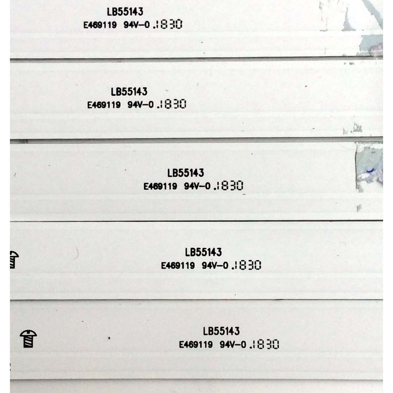 KIT DE LEDS PARA TV HISENSE ORIGINAL 5 PIEZAS / NUMERO DE PARTE LB55143 / 1196105 / E469119 / PANEL HD550S1U81-L1 / MODELO 55R6000E - Imagen 3