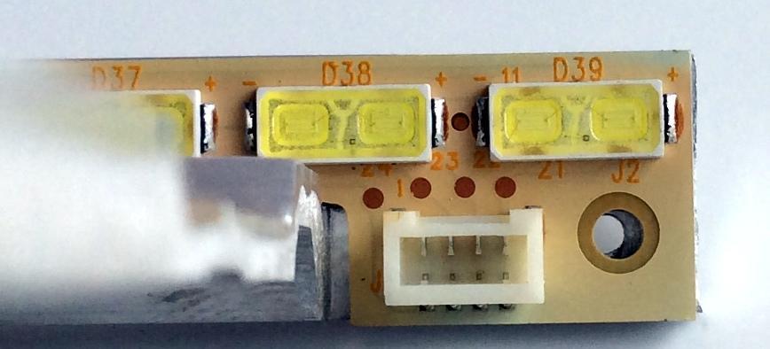KIT DE LED'S PARA TV (2 PIEZAS) / VIZIO  7355T02.002- 1-DX1 / 12702N / E88441 / E150504 / PANEL T550HVN01.5 / MODELO M550VSE - Imagen 4