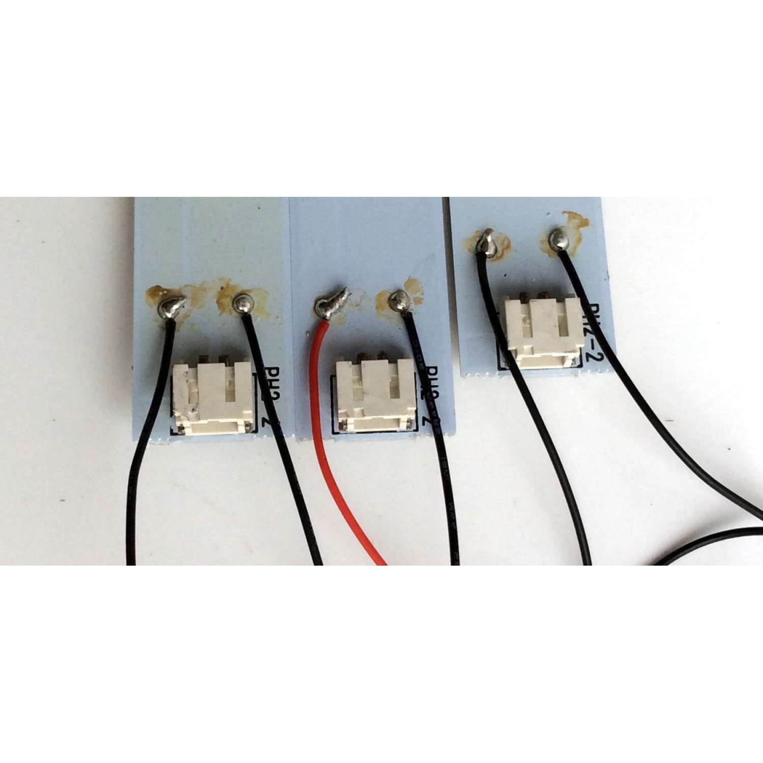 KIT DE LED'S PARA TV APEX ((3 PIEZAS)) / NUMERO DE PARTE GKB5.564.3800 / 3914-96162-D / LK315T3HA49 / PANEL LK315T3HA49 / DH3151A05-5 / MODELO LE3245M - Imagen 2