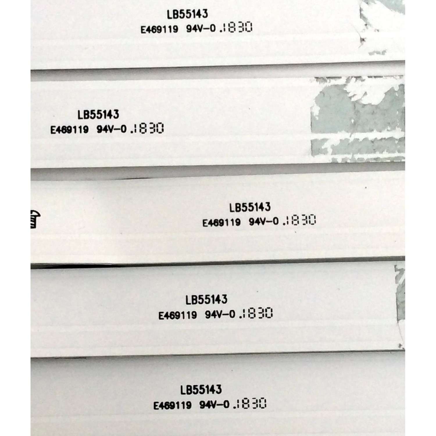 KIT DE LEDS PARA TV HISENSE ORIGINAL 5 PIEZAS / NUMERO DE PARTE 196105 / LB55143 / E469119 / PANEL HD550S1U81-L1(S0)GM\ROH / MODELOS 55R6040E / 55R7E - Imagen 2