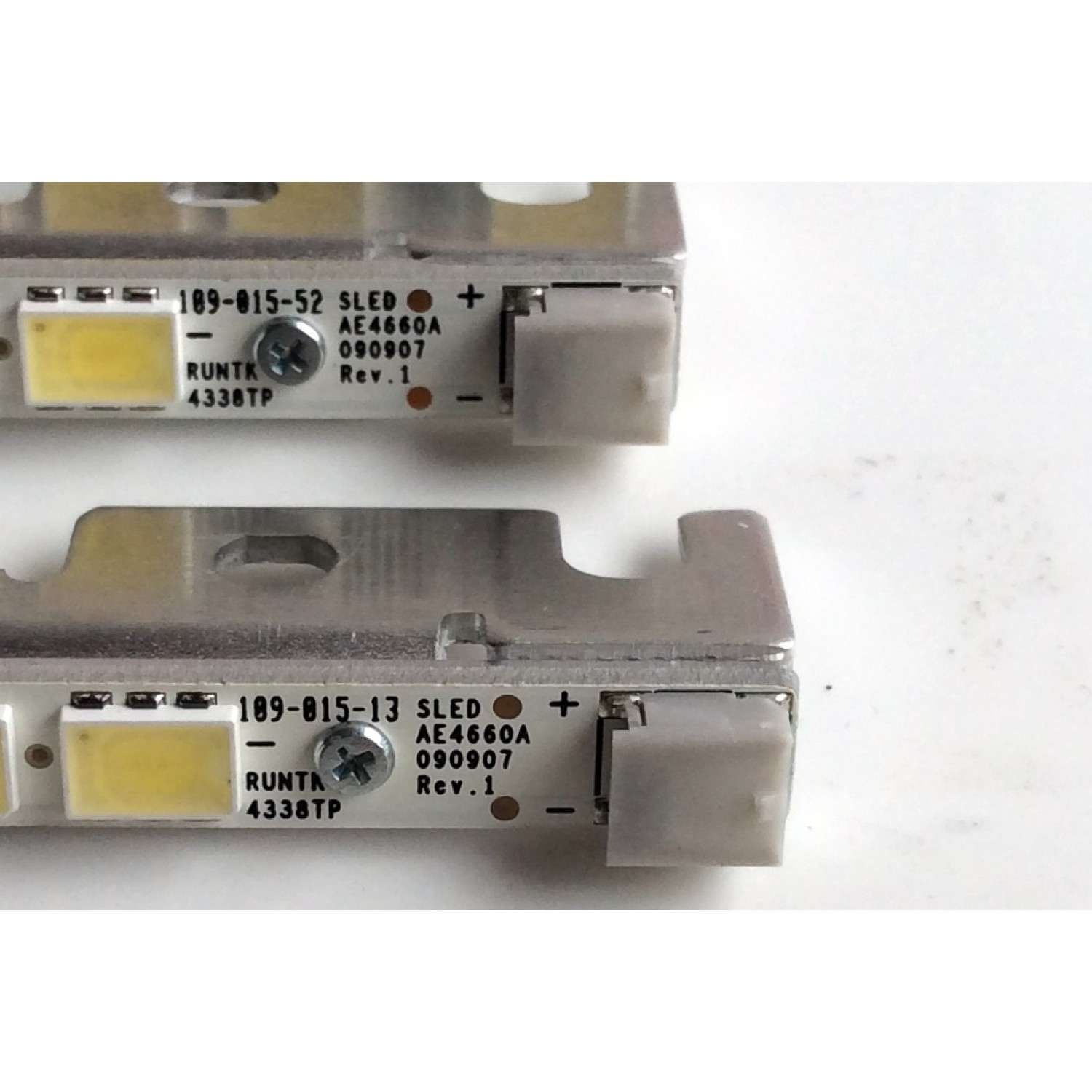 KIT DE LED'S PARA TV (4 PIEZAS) / SONY RUNTK4338TP / 090907 / 109-015-52 / PANEL LK460D3LA9S / MODELO KDL-46NX800 - Imagen 3