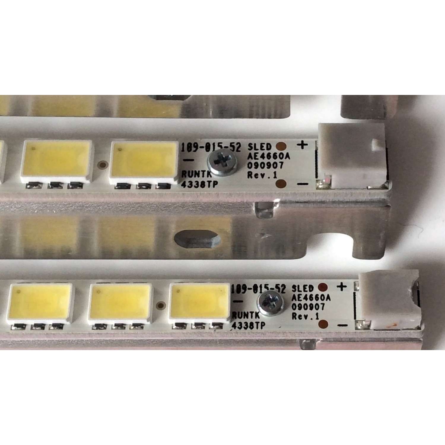 KIT DE LED'S PARA TV (4 PIEZAS) / SONY RUNTK4338TP / 090907 / 109-015-52 / PANEL LK460D3LA9S / MODELO KDL-46NX800 - Imagen 4