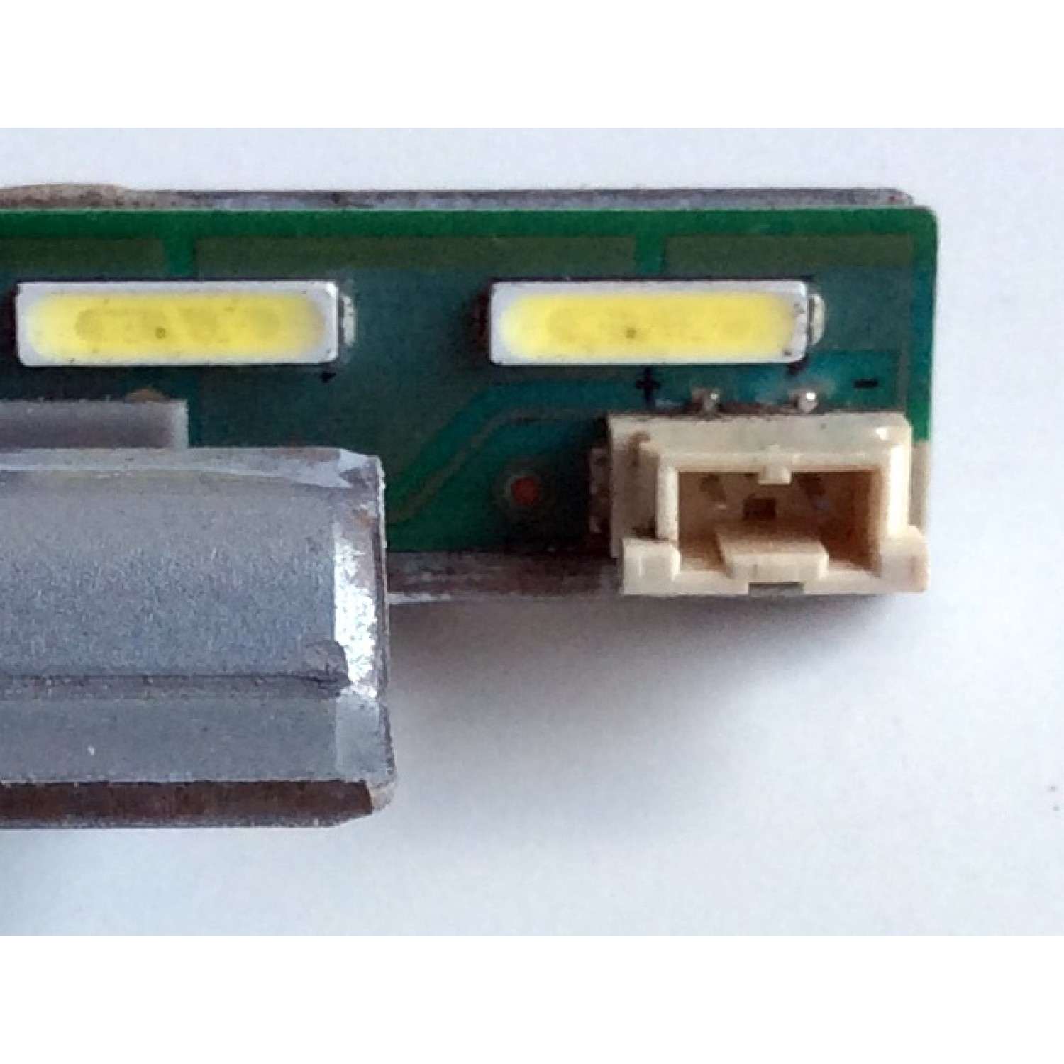 LED PARA TV / LG 6922L-0150A / 6916L2315A / PANEL LC490EUE (FH)(M3) LG / MODELO 49LX340H - Imagen 4