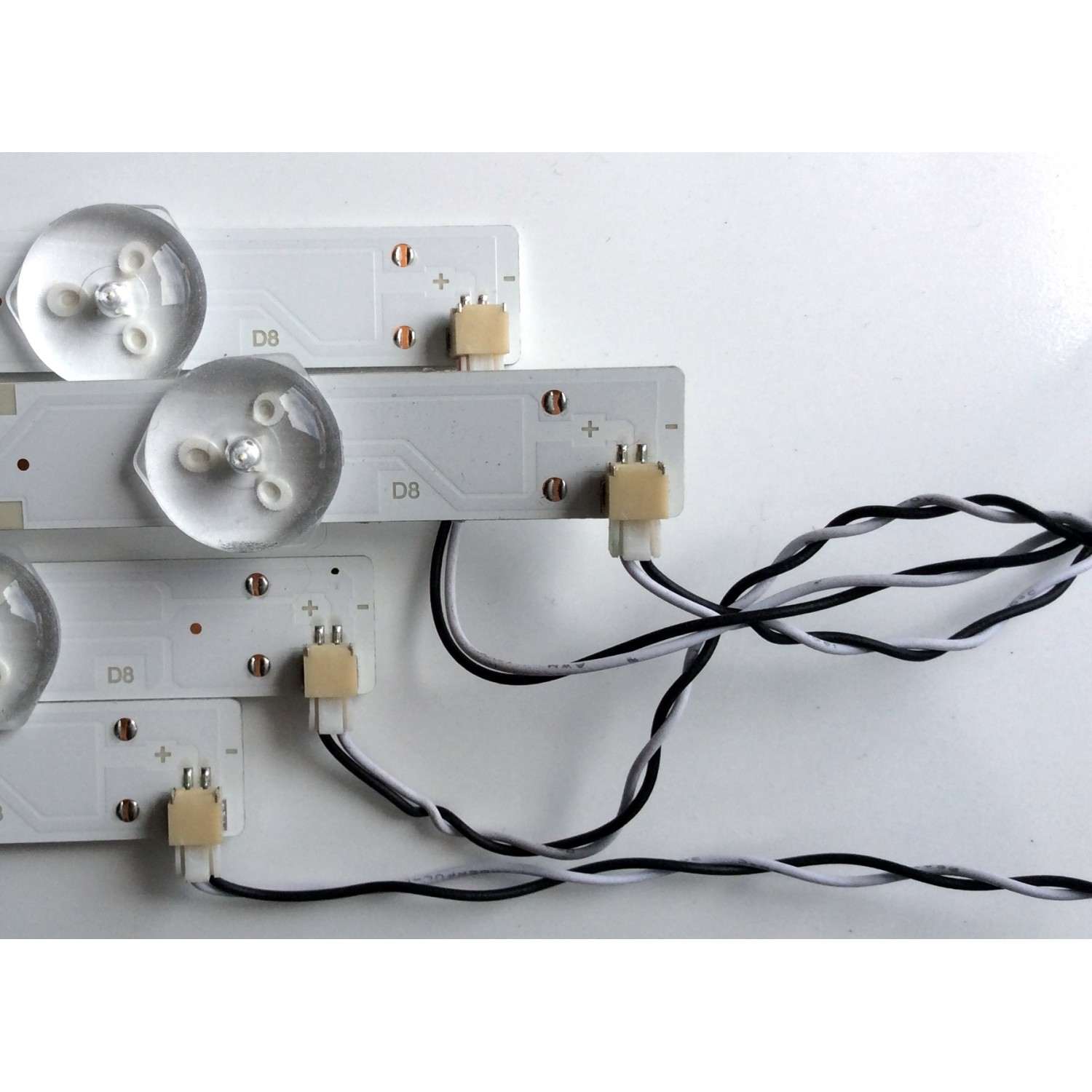 KIT DE LED'S PARA TV (4 PIEZAS) / VIZIO IC-C-VZAA48D828A / IC-C-VZAA48D828B / IC-C-VZAA48D828C / IC-C-VZAA48D828D / PANEL LSC480HN08 / MODELO D48F-F0 - Imagen 2
