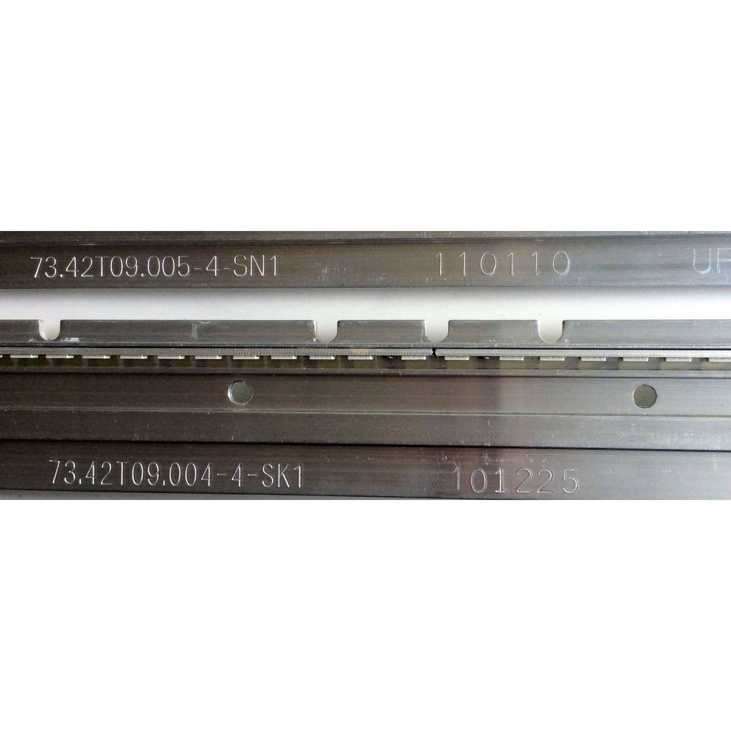 KIT DE LED'S PARA TV (2 PIEZAS) / INSIGNIA 73.42T09.004-4-SK1 / 73.42T09.005-4-SN1 / 42T09-05B / 110110 / 101225 / PANEL T420HW07 V.3 / MODELO NS-42E859A11 - Imagen 3