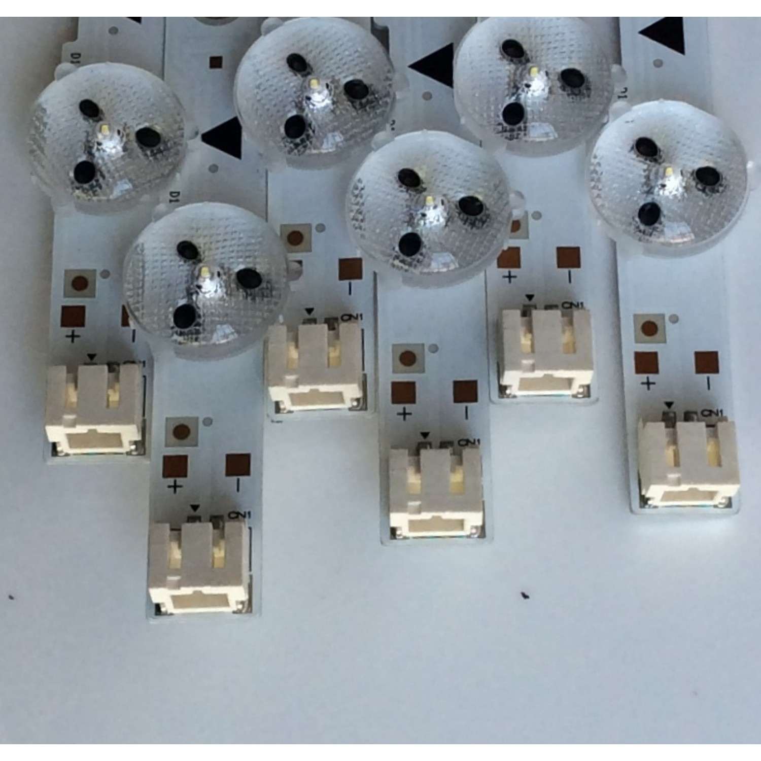 KIT DE LED'S PARA TV (6 PIEZAS) / MAGNAVOX UDULED0SM047 / LM41-00119C / UDULED0SM047 REV.A / E52483 / 150525 / SAMSUNG_2014FUNAI43_3228_05_REV1.0_LM41-00119C / PANEL LC430DUY (SH)(A1) / MODELOS 43ME345V / F7 DS1 / 43ME345V/F7 DS1 / 43MV314X / F7 DS1 - Imagen 2