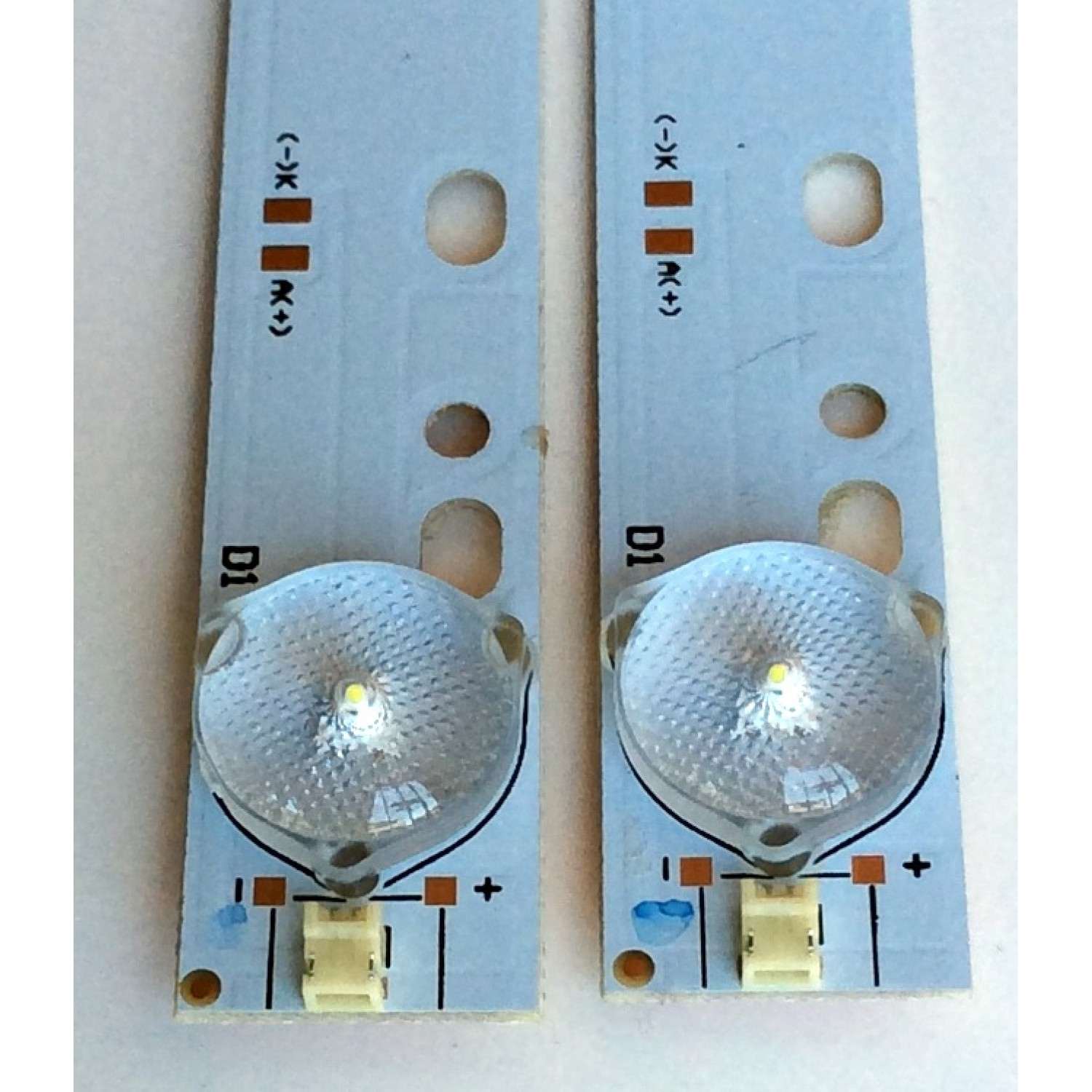 KIT DE LED'S PARA TV (2 PIEZAS) / SCEPTRE C620PHHB01F6A / CB19PGHBTXF7A / E348423 / KB-FR-4 / LE-600 / PANEL CN32HA526 / MODELO X32 - Imagen 2