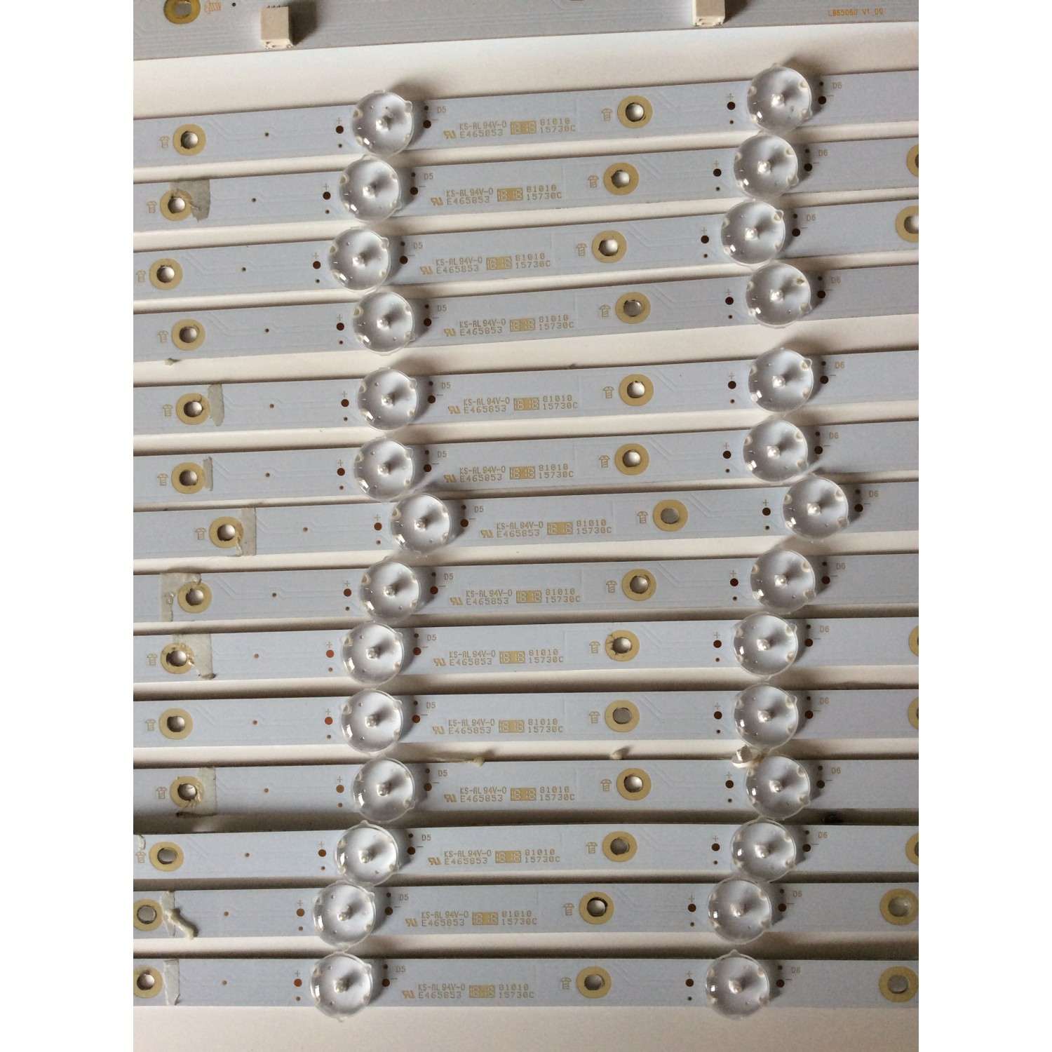 KIT DE LED'S PARA TV VIZIO (14 PIEZAS) / NUMERO DE PARTE LB65060 V0_00 / LB65060 / 201BZ07D0B33DBP00L / E465853 / PANEL TPT650UA-QVN06.U REV:S300AJ / MODELO E65-F1 - Imagen 3