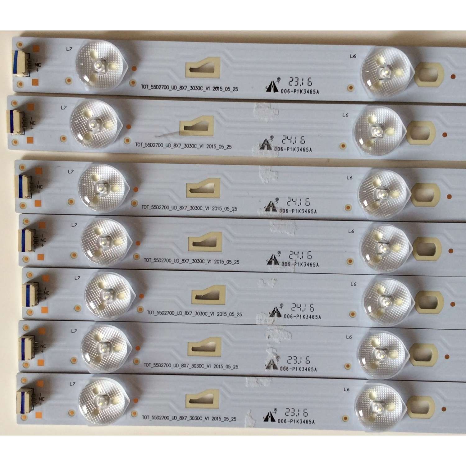 KIT DE LED'S PARA TV TCL ((INCOMPLETO 7 PIEZAS)) / NUMERO DE PARTE TOT_55D2700_UD_8X7_3030C_V1 / YHA-4C-LB3207-YH2 / 006-PK1K3465A / 30355006212E / T0T_55D2700_UD_8X7_3030C_V1 / PANEL LVU550CS0T E1 / MODELO 55US57 / 55US57TGAA - Imagen 2