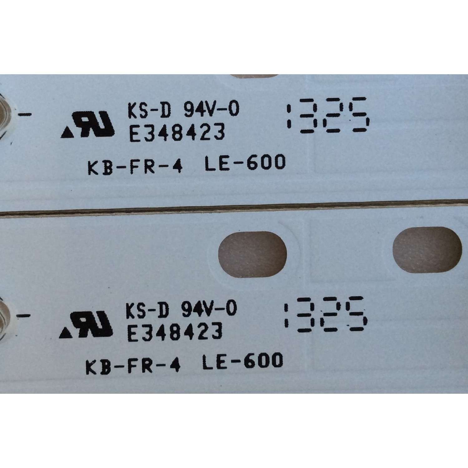 KIT DE LED'S PARA TV SCEPTRE ((2 PIEZAS)) / NUMERO DE PARTE C621PHHB01F7A / KB-FR-4 LE-600 / PANEL CN32HB812 / MODELO X325BV - Imagen 2