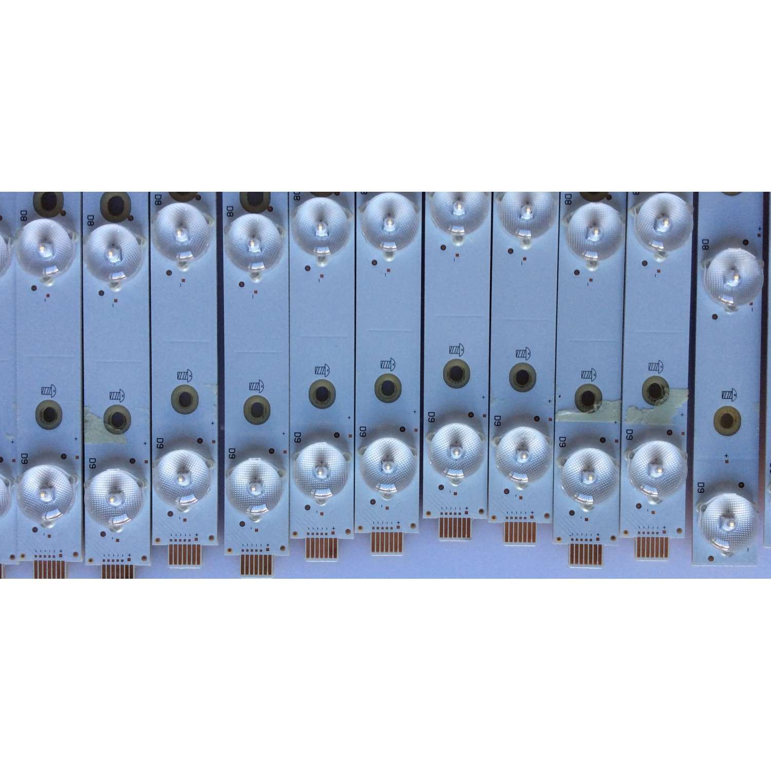 KIT DE LED'S PARA TV VIZIO (28 PIEZAS) / NUMERO DE PARTE LBM550P0205-ET-5 / LBM550P0205-EW-5 / 210BZ09DL43030M11E / 210BZ09DR43030M11E / EVTLBM550P0205-ET-4(L) / LBM550P0205-ET-5(L)(5) / LBM550P0205-EW-5(R)(5) / PANEL TPT550U2-EQLSJA.G / MODELO P55-C1 - Imagen 3