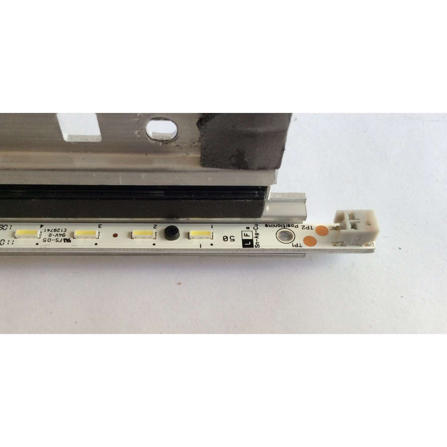 KIT DE LED'S PARA TV (2 PIEZAS) / SHARP / GA0334 / SN-AG-CU / 4832ZZ /  PANEL LK460D3GW80Z / MODELO LC-46LE830U / 1.05M X 5CM / - Imagen 3